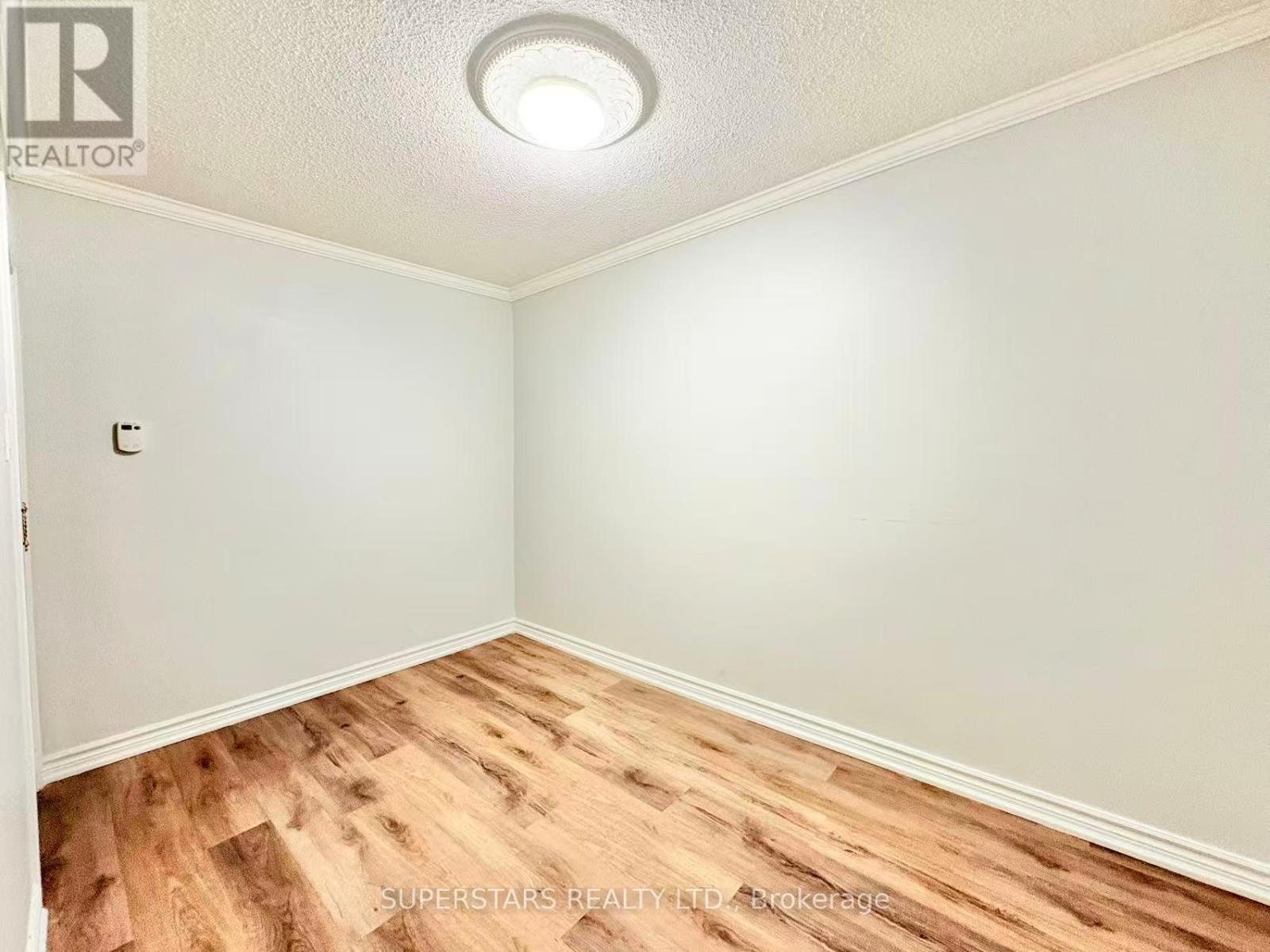 114 Upper Canada Drive, Toronto, Ontario  M2P 1S4 - Photo 6 - C12450894