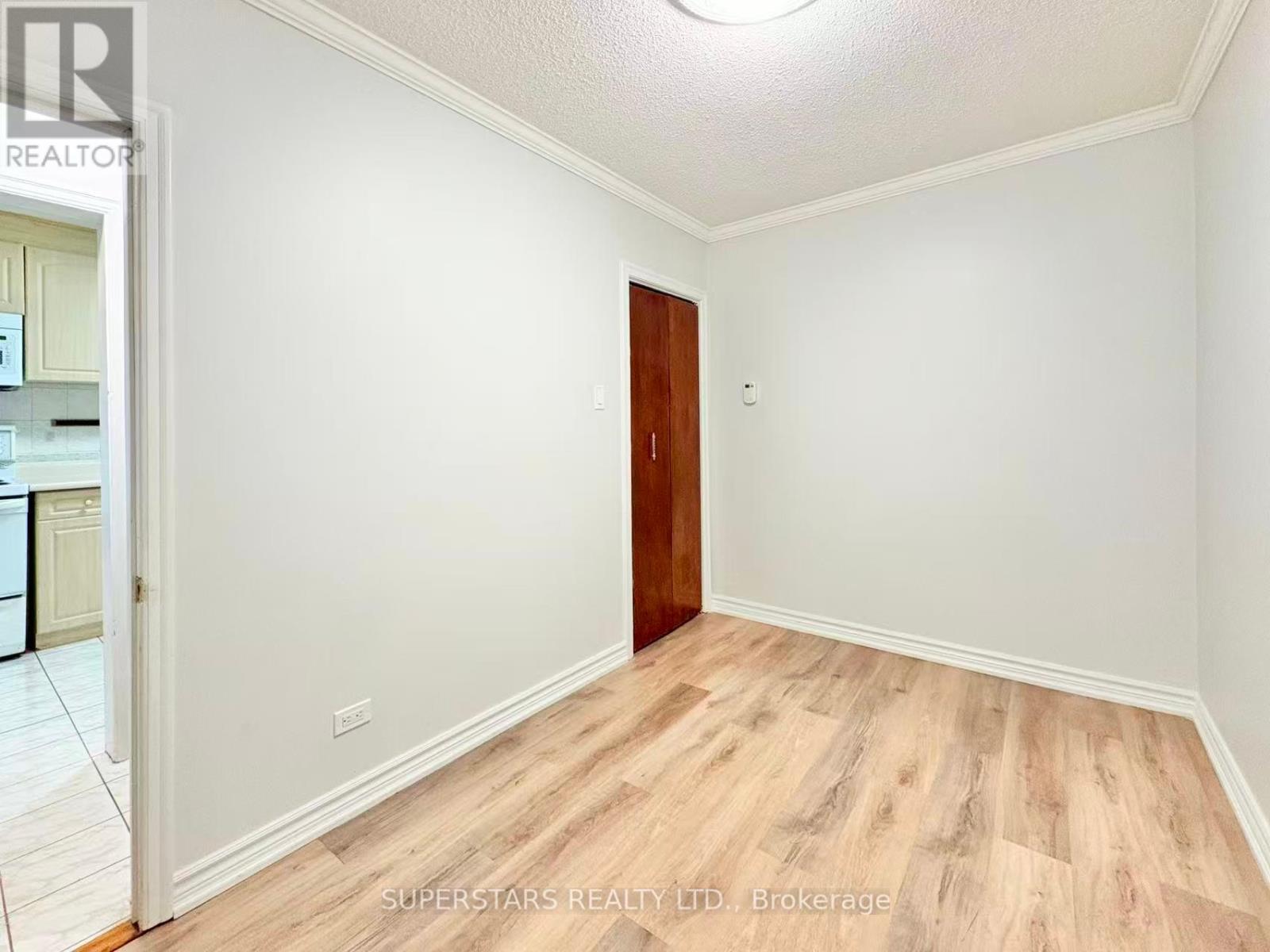 114 Upper Canada Drive, Toronto, Ontario  M2P 1S4 - Photo 7 - C12450894