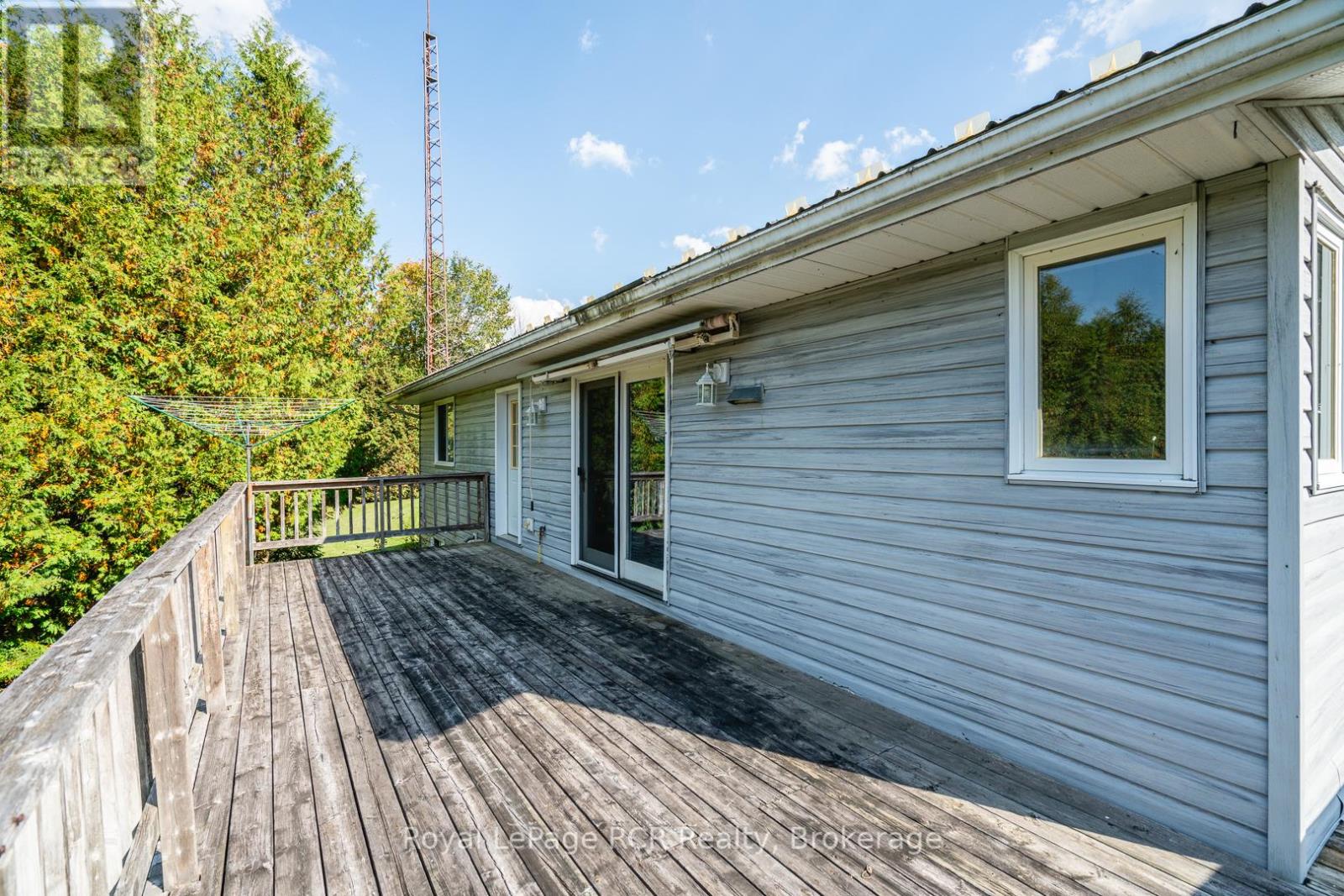 74074 10 Side Road, West Grey, Ontario  N0G 1S0 - Photo 21 - X12450900