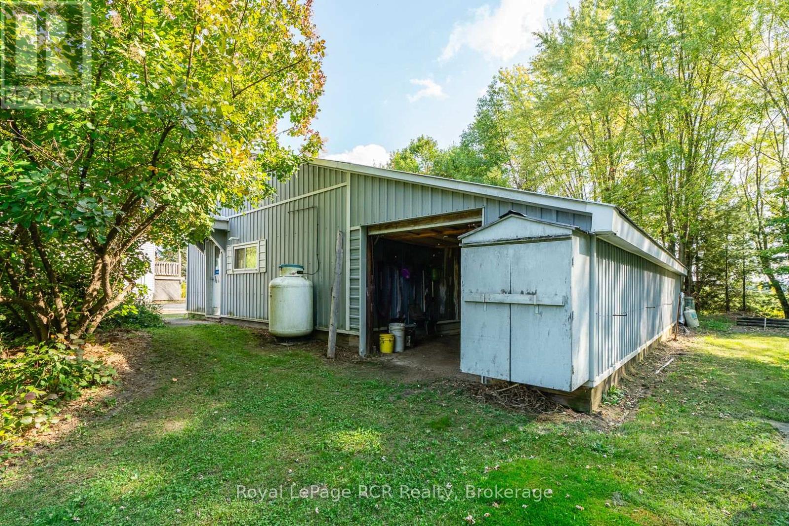 74074 10 Side Road, West Grey, Ontario  N0G 1S0 - Photo 44 - X12450900