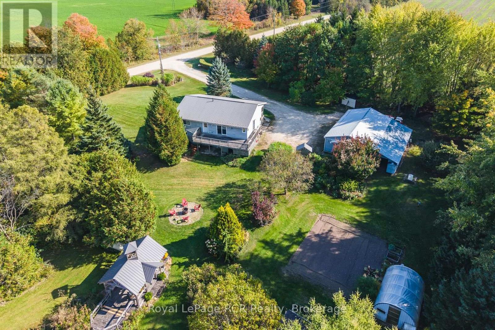 74074 10 Side Road, West Grey, Ontario  N0G 1S0 - Photo 6 - X12450900