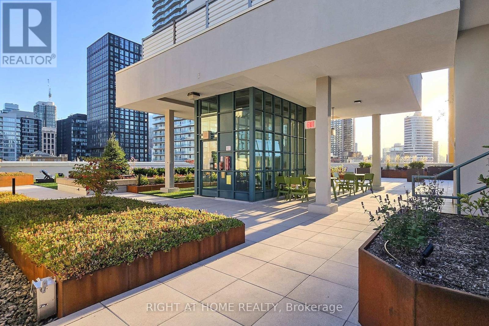 1046 - 155 Dalhousie Street, Toronto, Ontario  M5B 2P7 - Photo 26 - C12449537