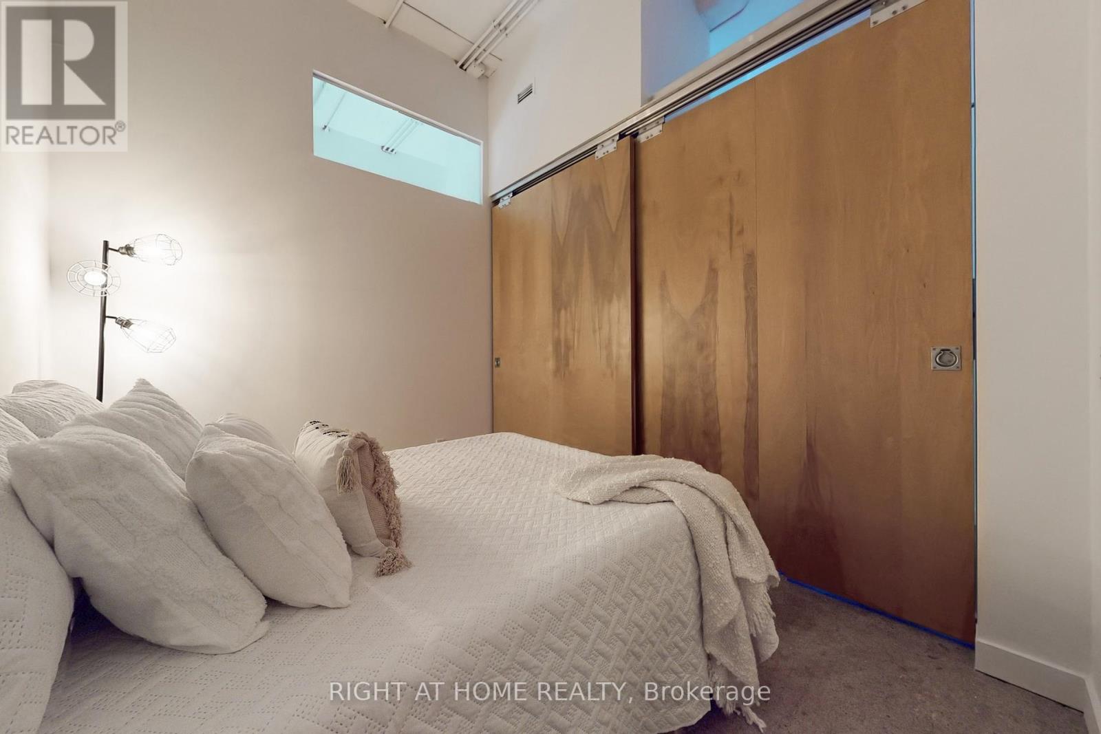1046 - 155 Dalhousie Street, Toronto, Ontario  M5B 2P7 - Photo 14 - C12449537