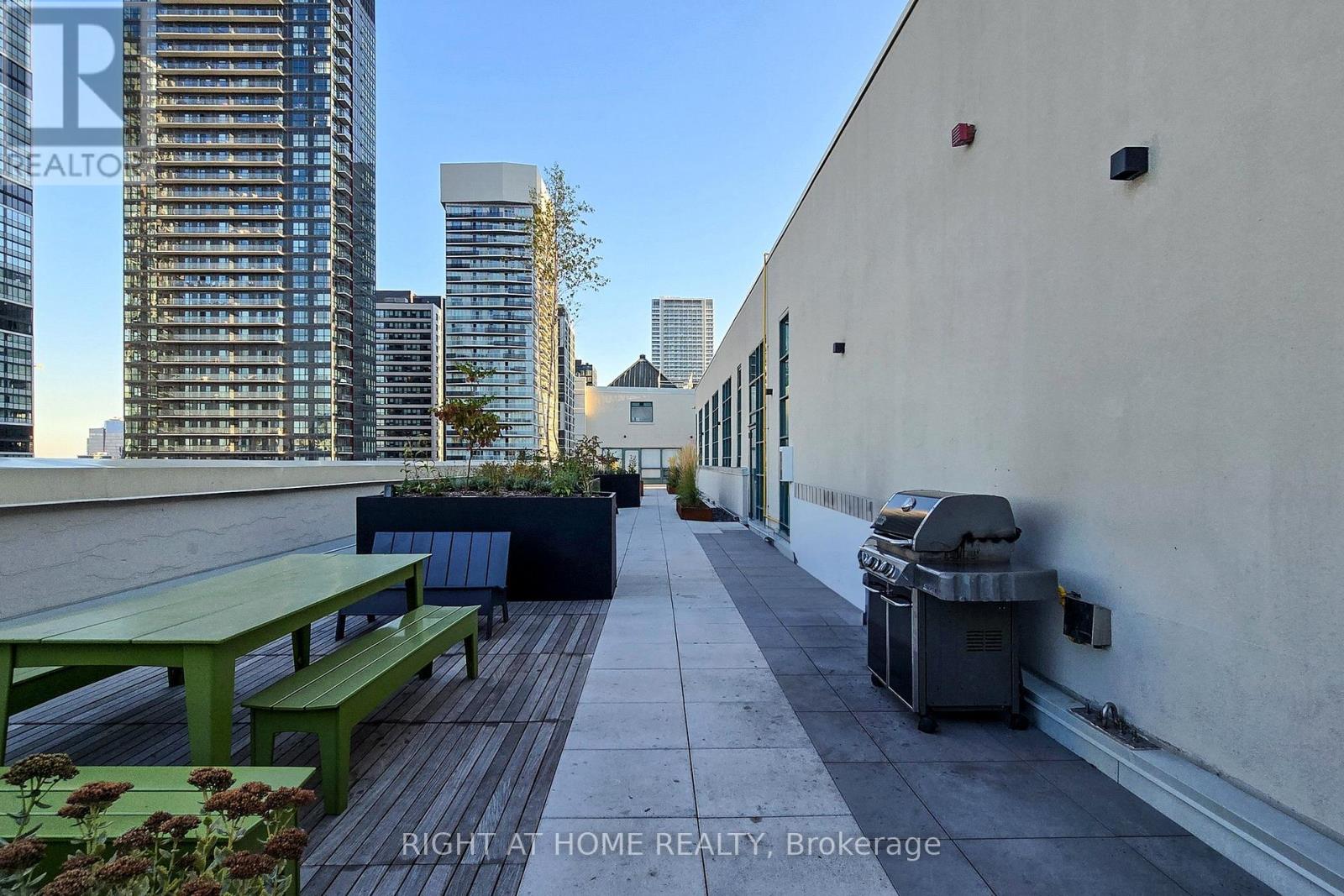 1046 - 155 Dalhousie Street, Toronto, Ontario  M5B 2P7 - Photo 34 - C12449537