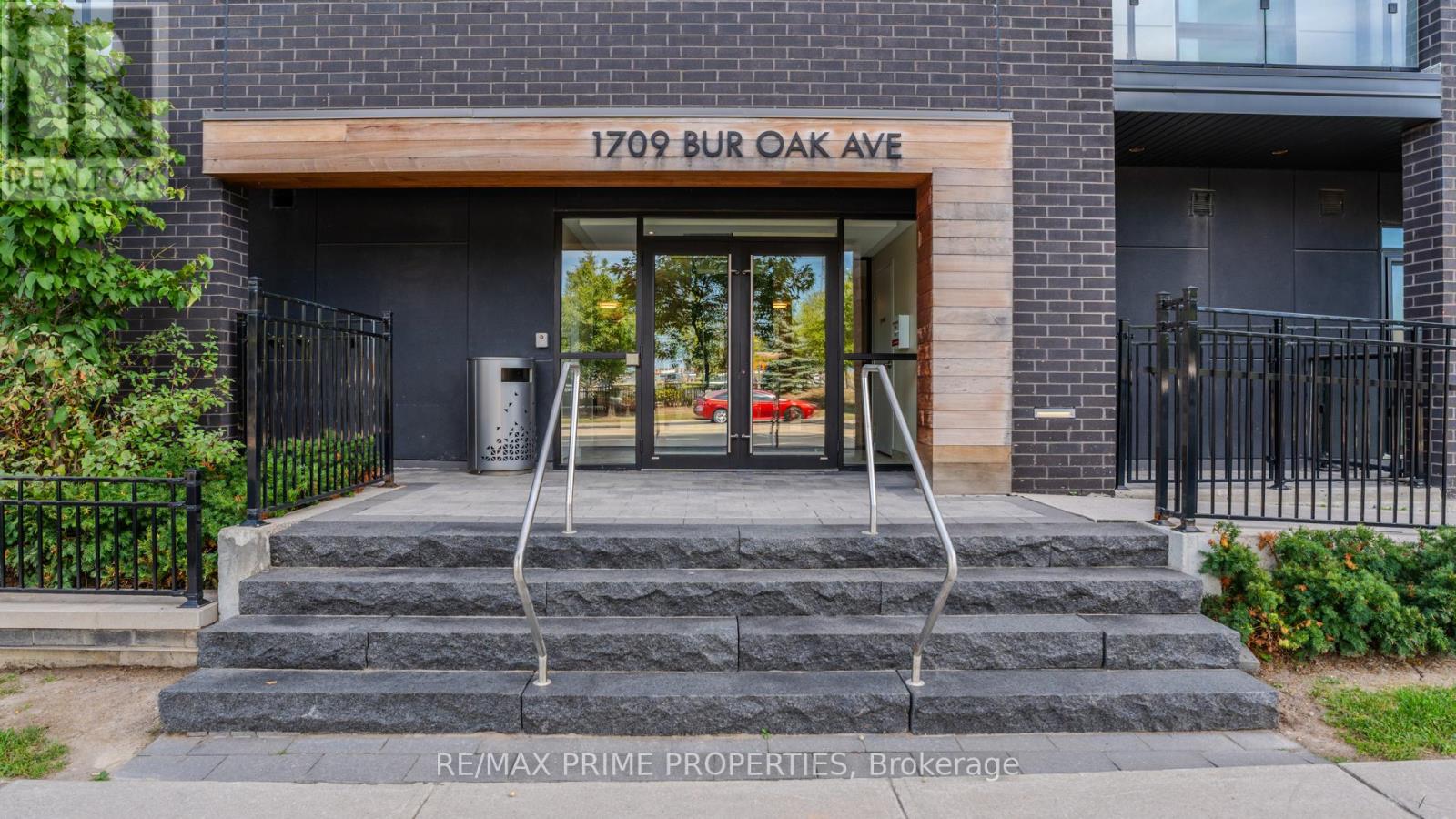 501 - 1709 Bur Oak Avenue, Markham, Ontario  L6E 0V7 - Photo 1 - N12450870