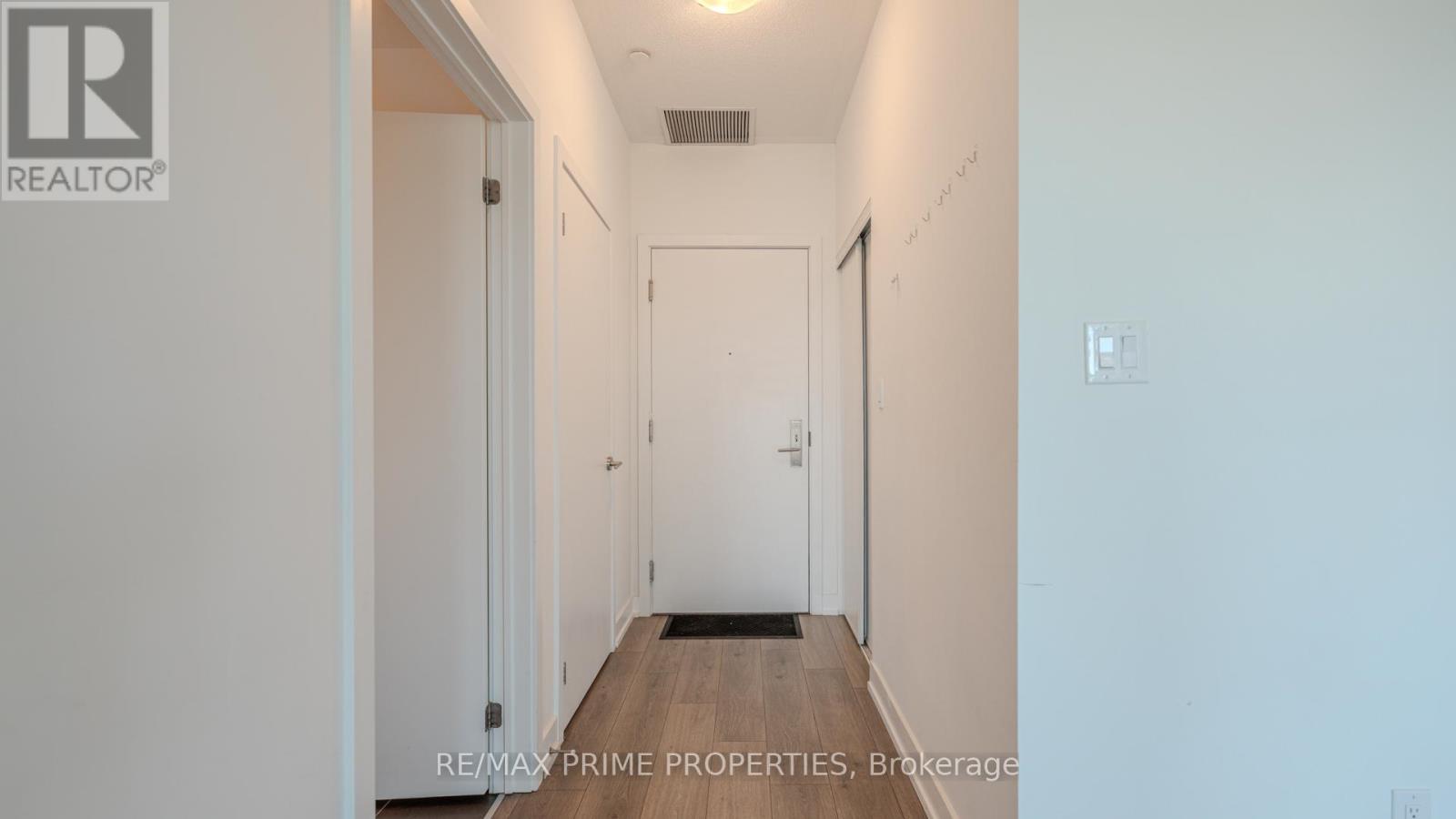 501 - 1709 Bur Oak Avenue, Markham, Ontario  L6E 0V7 - Photo 3 - N12450870