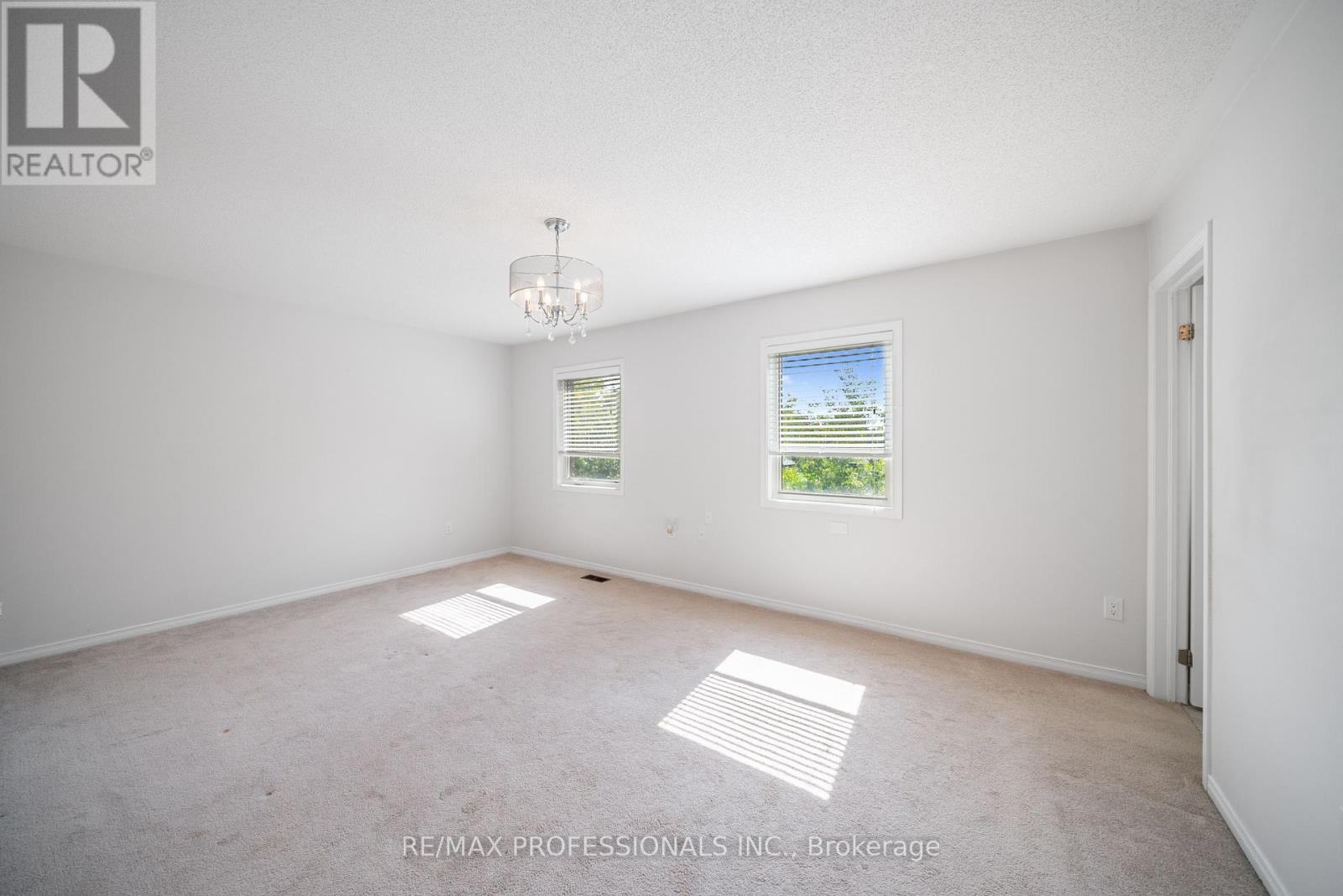 1017 Abram Court, Innisfil, Ontario  L9S 0K3 - Photo 18 - N12450883