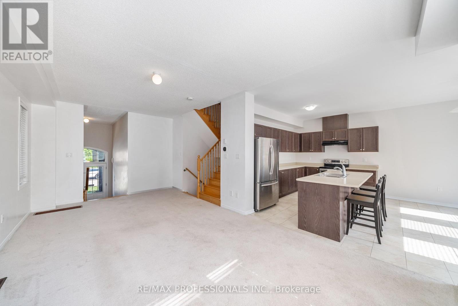 1017 Abram Court, Innisfil, Ontario  L9S 0K3 - Photo 7 - N12450883