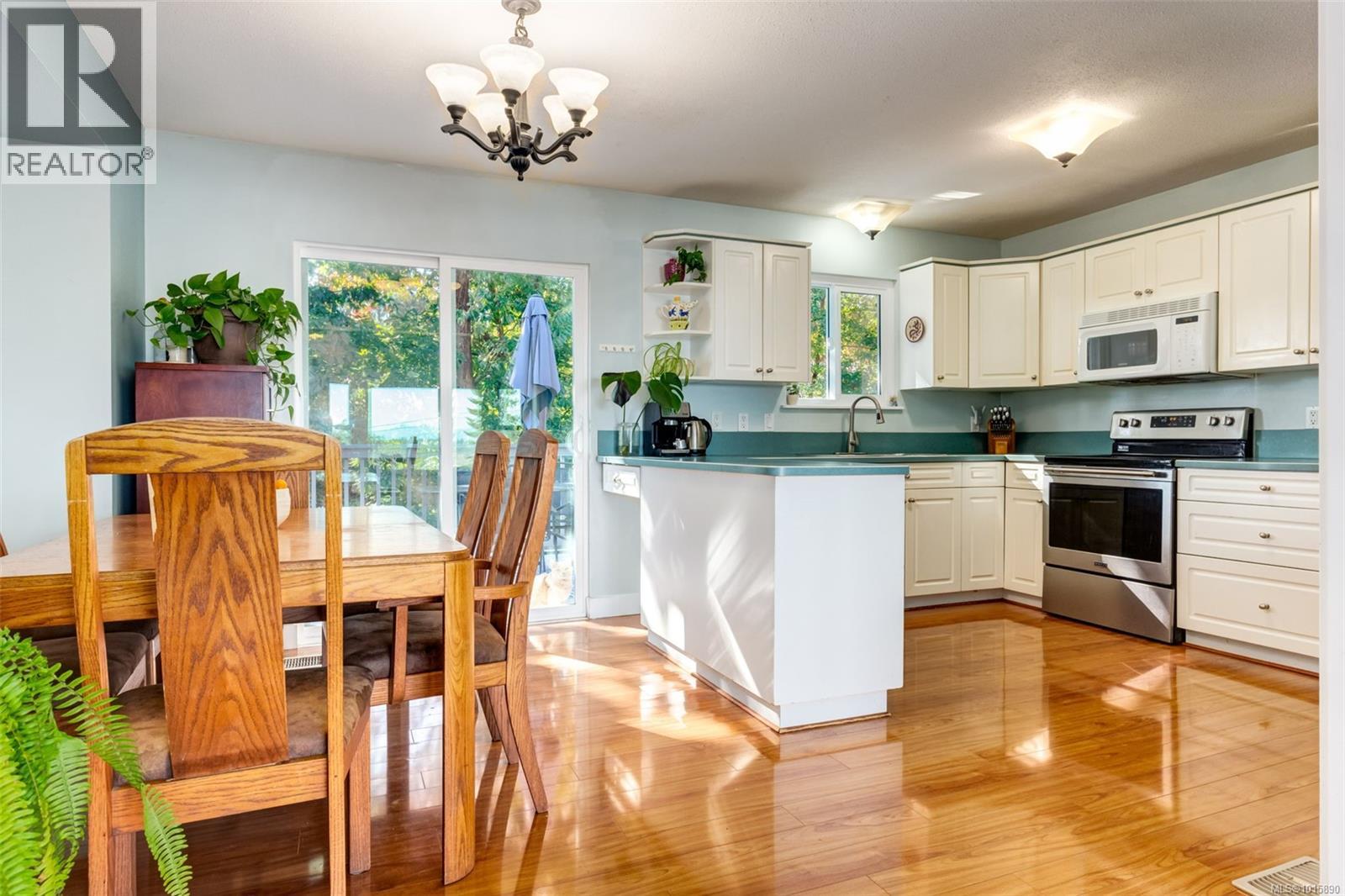 913 Spring Pl, Nanaimo, British Columbia  V9R 6C3 - Photo 8 - 1015890