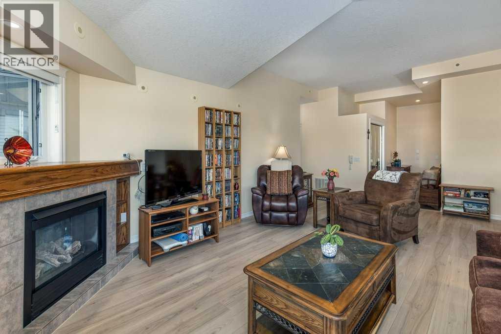 3r, 147 Crawford Drive, Cochrane, Alberta  T4C 2G7 - Photo 4 - A2257685