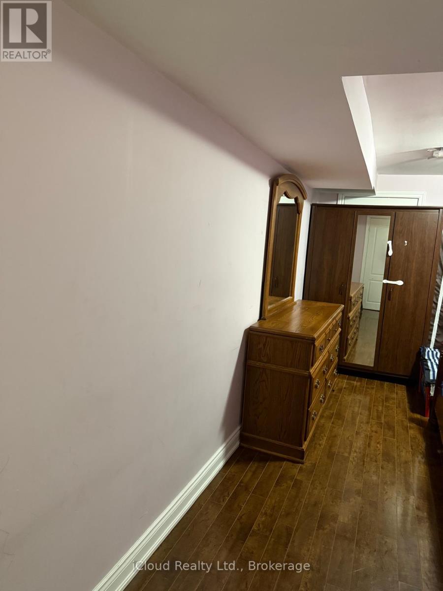 Bsmt - 61 Templehill Road, Brampton, Ontario  L6R 3S4 - Photo 11 - W12450888