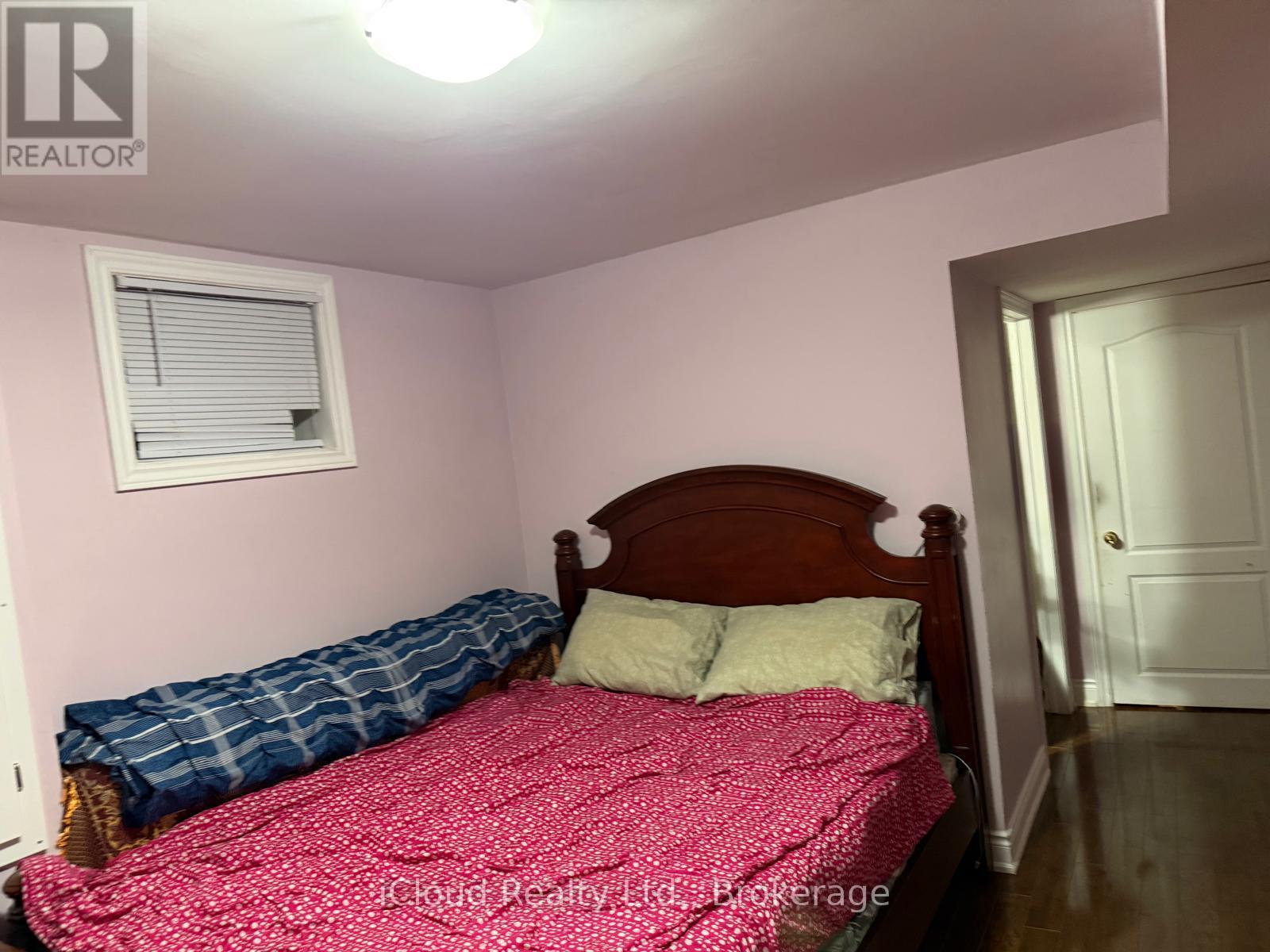 Bsmt - 61 Templehill Road, Brampton, Ontario  L6R 3S4 - Photo 12 - W12450888