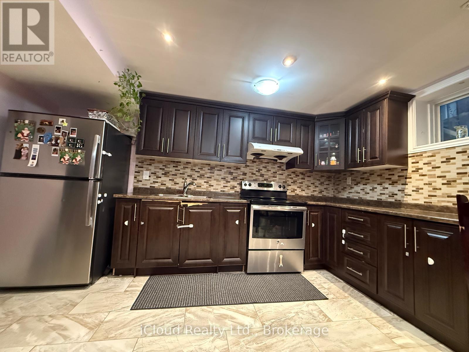 Bsmt - 61 Templehill Road, Brampton, Ontario  L6R 3S4 - Photo 3 - W12450888