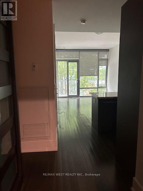 310 - 39 Queens Quay E, Toronto, Ontario  M5E 0A5 - Photo 4 - C12448378