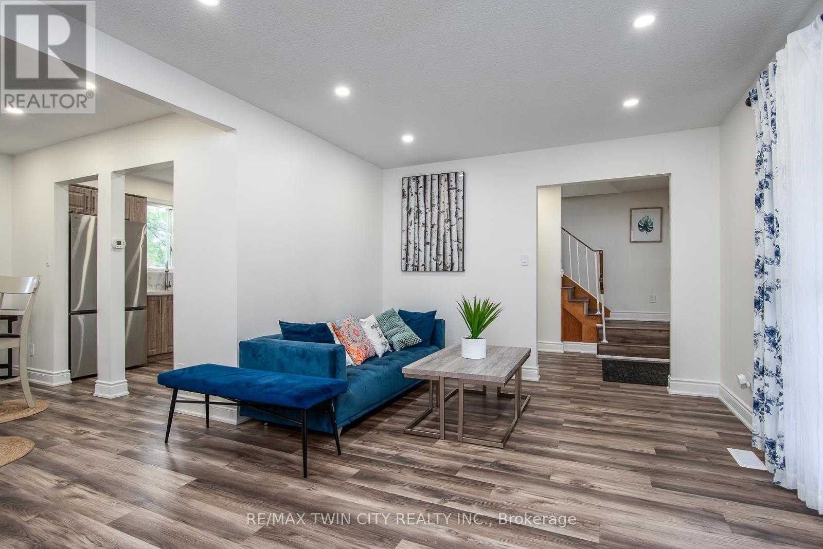 389 Dunvegan Drive, Waterloo, Ontario  N2K 2C6 - Photo 19 - X12450874
