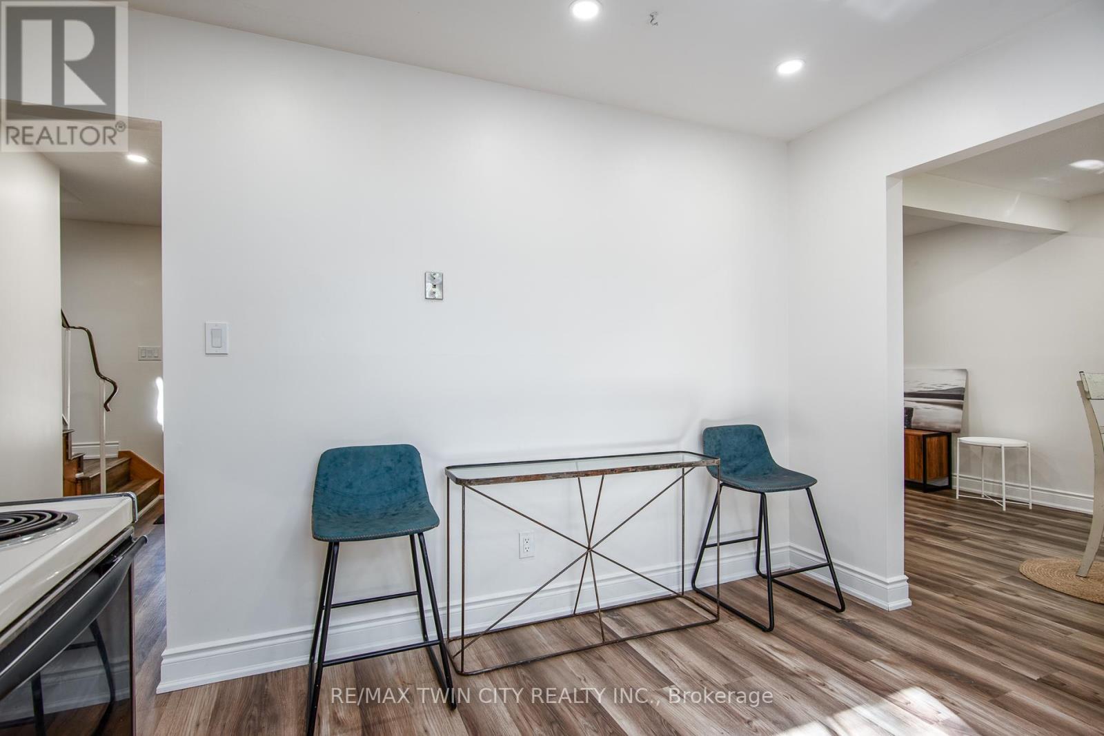389 Dunvegan Drive, Waterloo, Ontario  N2K 2C6 - Photo 34 - X12450874