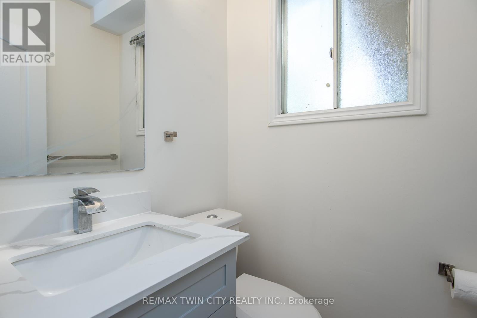 389 Dunvegan Drive, Waterloo, Ontario  N2K 2C6 - Photo 35 - X12450874