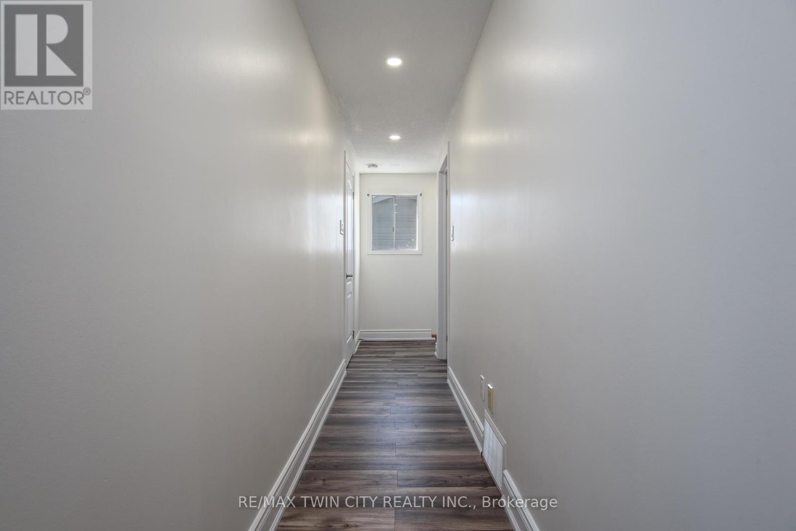 389 Dunvegan Drive, Waterloo, Ontario  N2K 2C6 - Photo 41 - X12450874