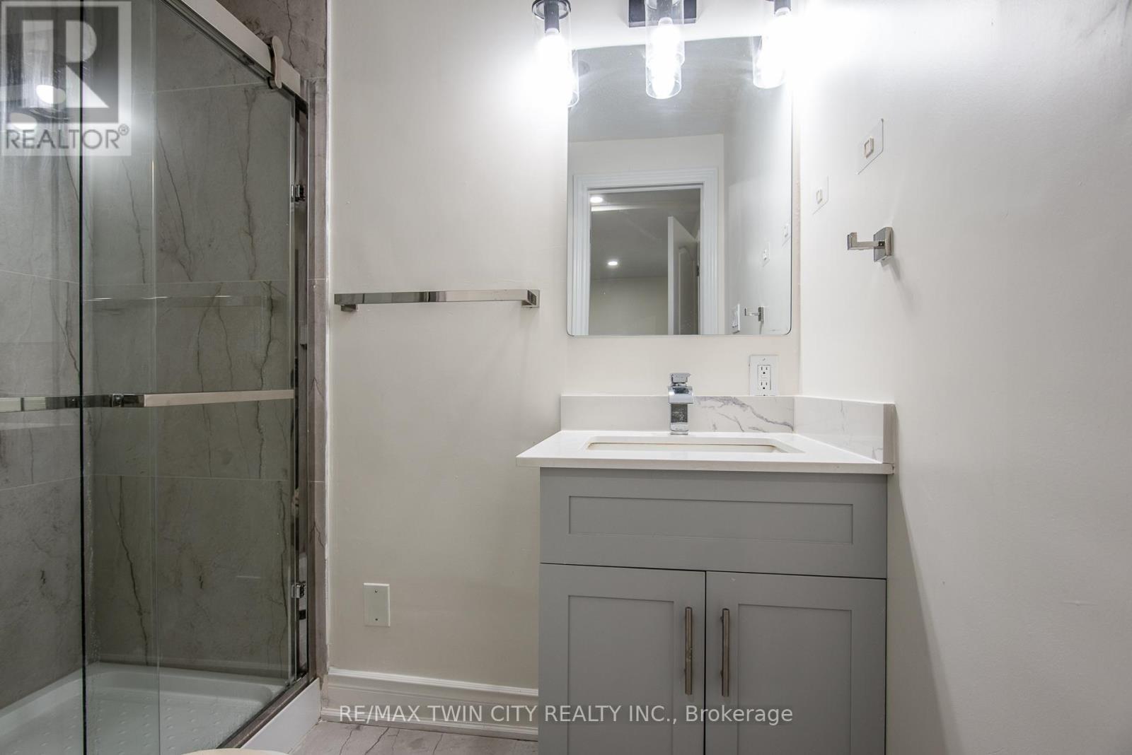 389 Dunvegan Drive, Waterloo, Ontario  N2K 2C6 - Photo 50 - X12450874