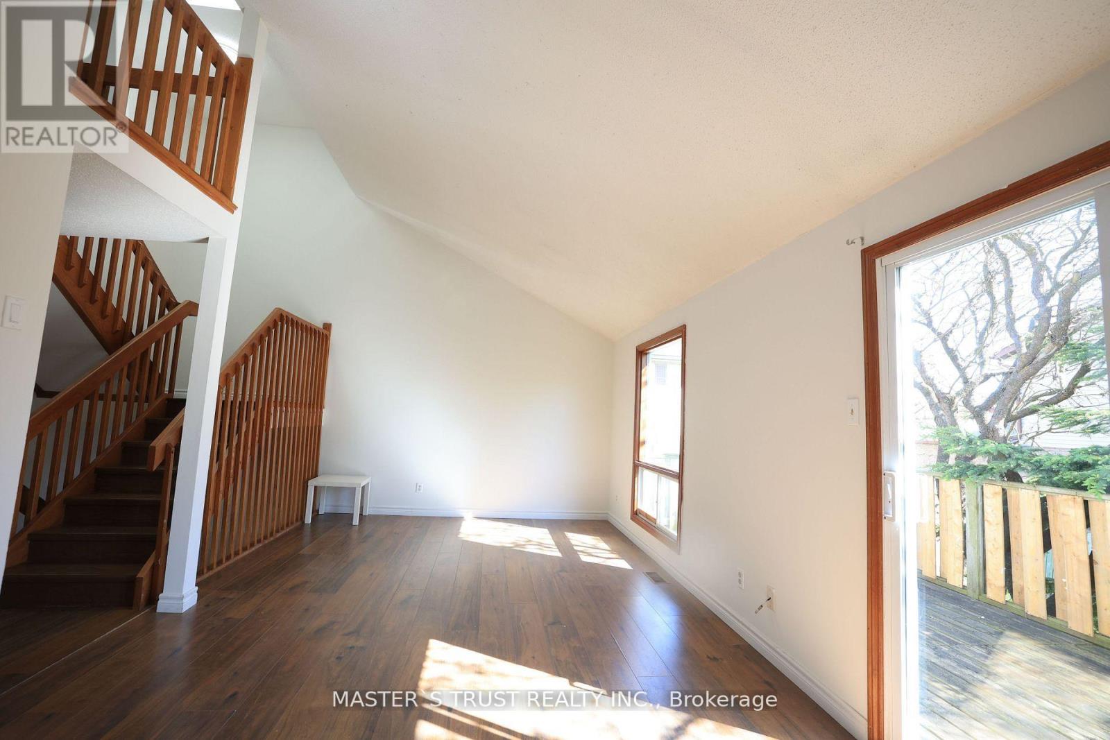 559 Edinburgh Road S, Guelph, Ontario  N1G 4E7 - Photo 10 - X12450877