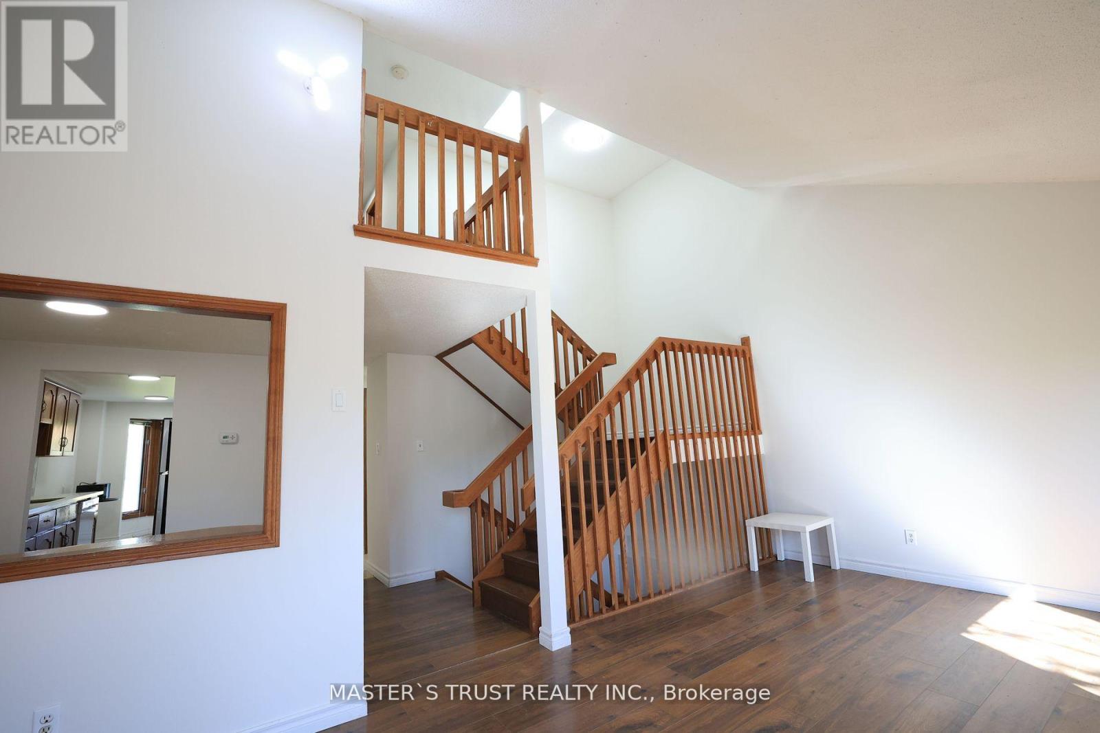 559 Edinburgh Road S, Guelph, Ontario  N1G 4E7 - Photo 12 - X12450877