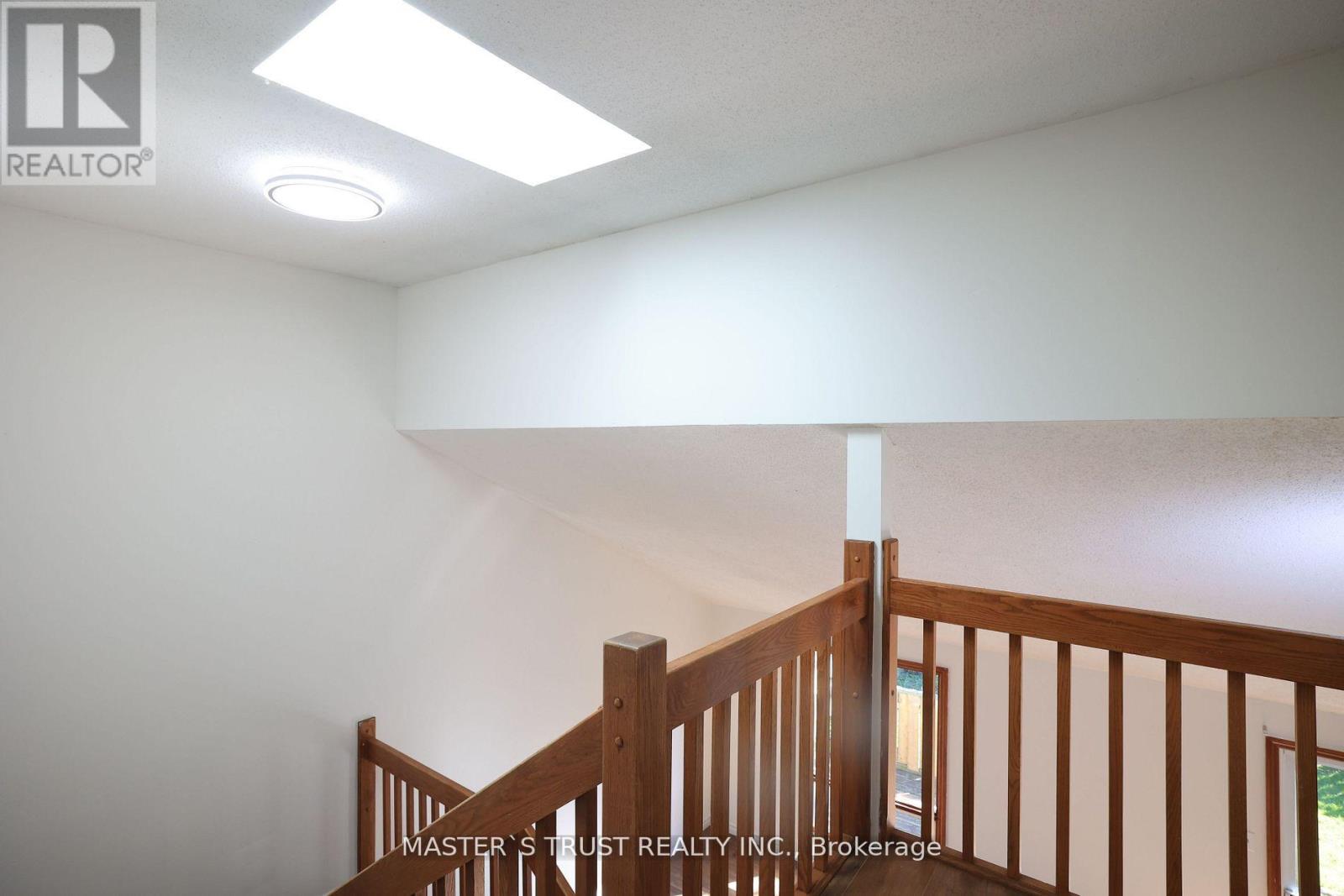 559 Edinburgh Road S, Guelph, Ontario  N1G 4E7 - Photo 14 - X12450877