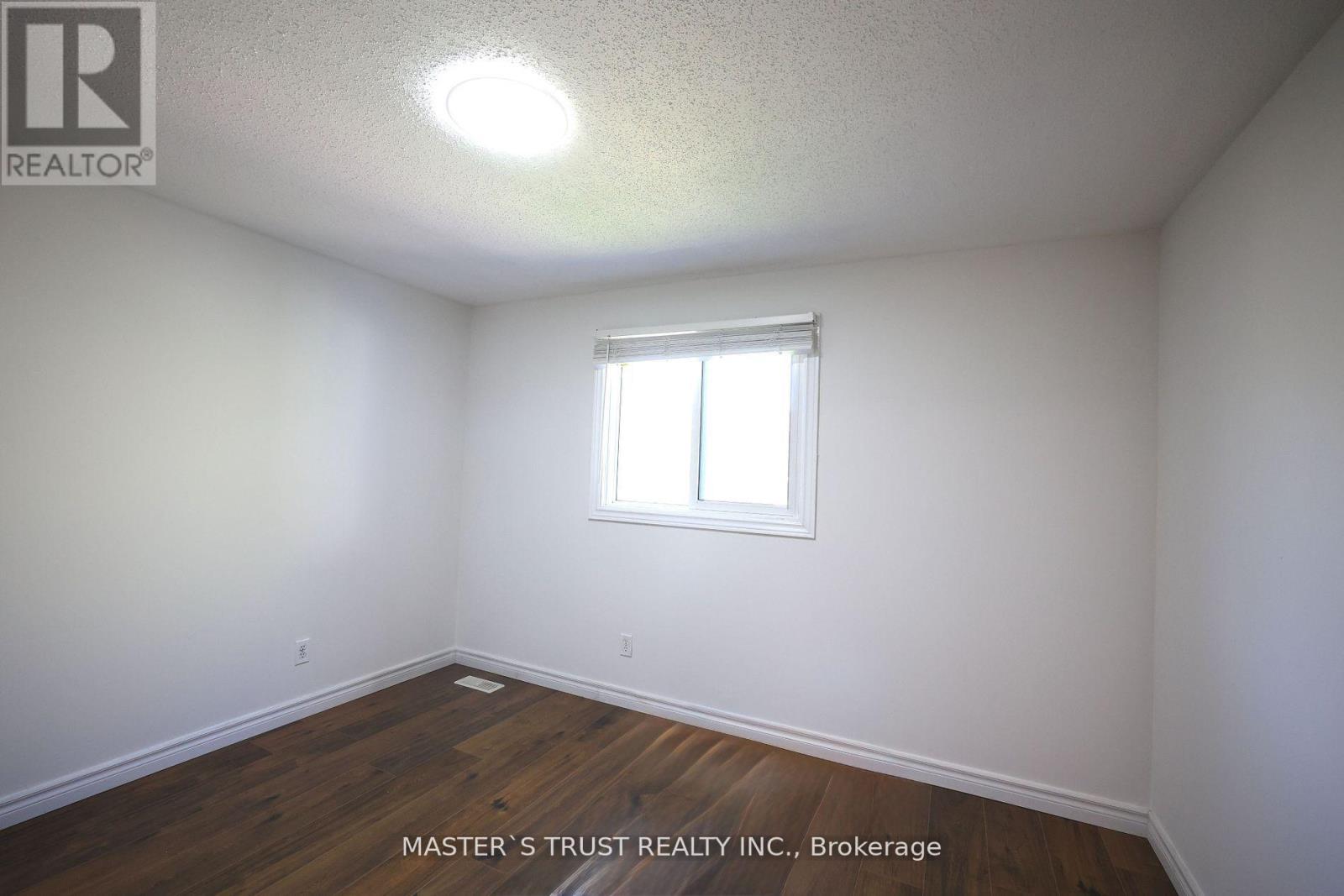559 Edinburgh Road S, Guelph, Ontario  N1G 4E7 - Photo 16 - X12450877