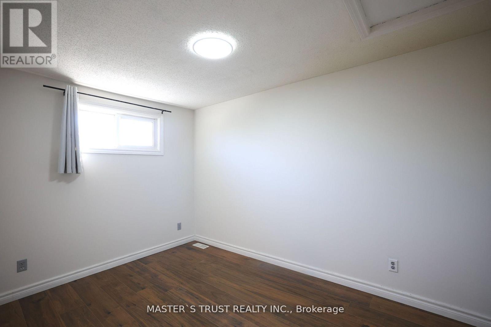 559 Edinburgh Road S, Guelph, Ontario  N1G 4E7 - Photo 17 - X12450877