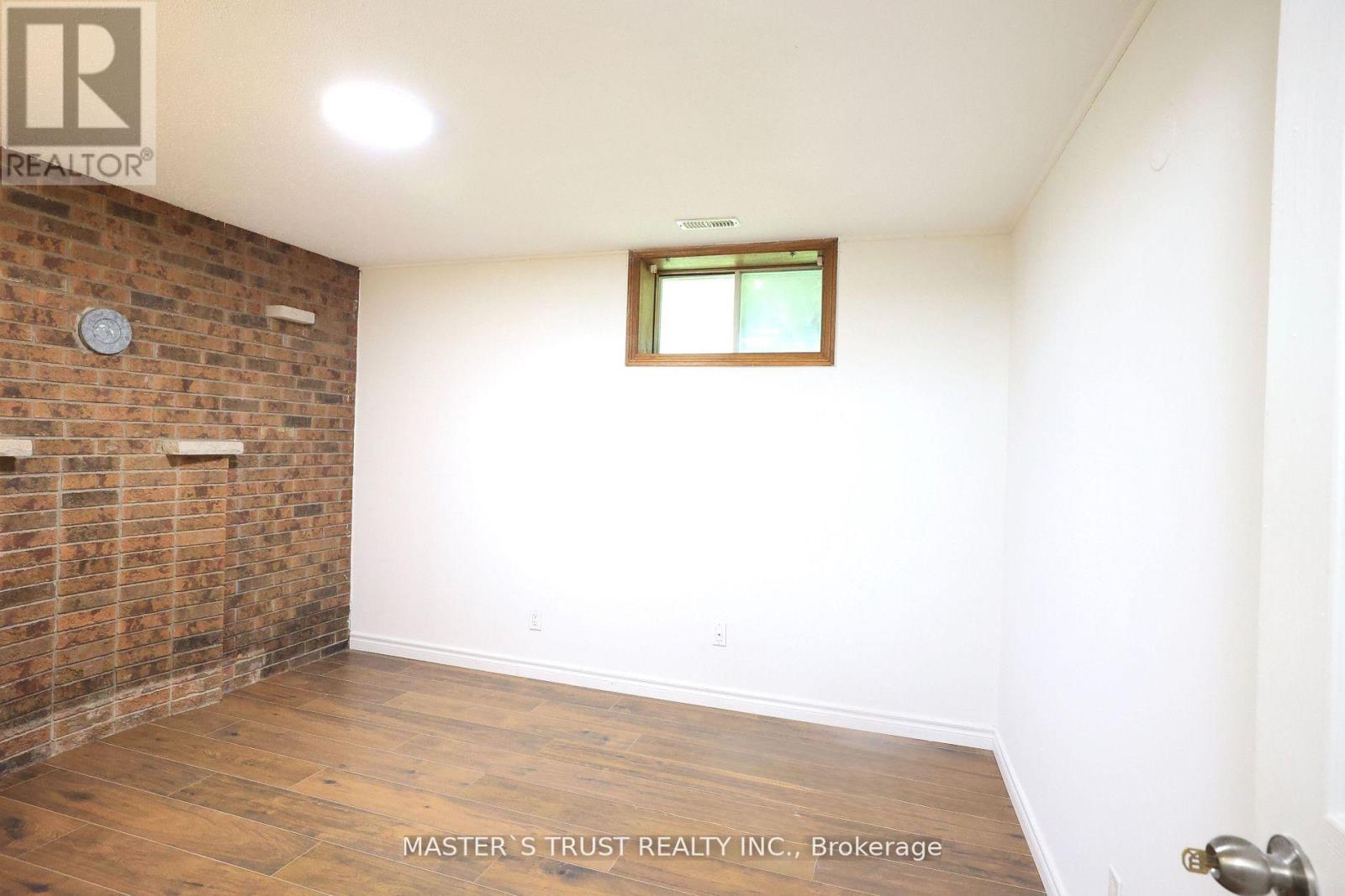 559 Edinburgh Road S, Guelph, Ontario  N1G 4E7 - Photo 19 - X12450877