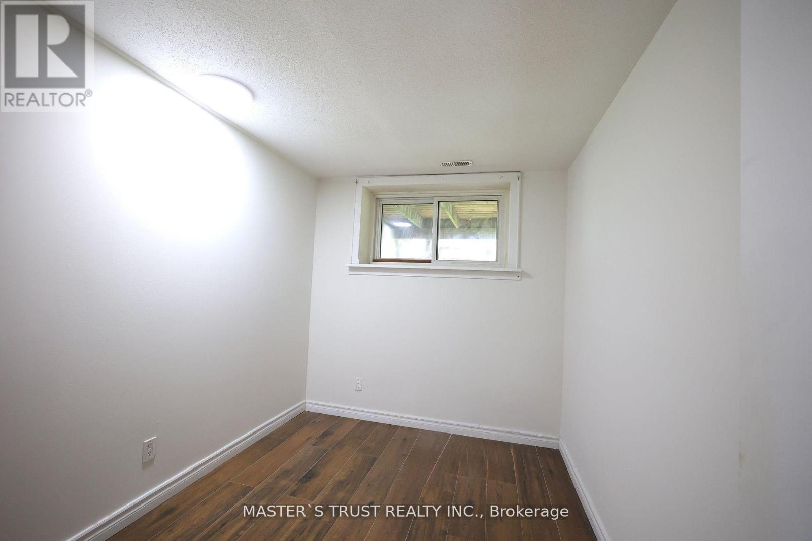 559 Edinburgh Road S, Guelph, Ontario  N1G 4E7 - Photo 20 - X12450877