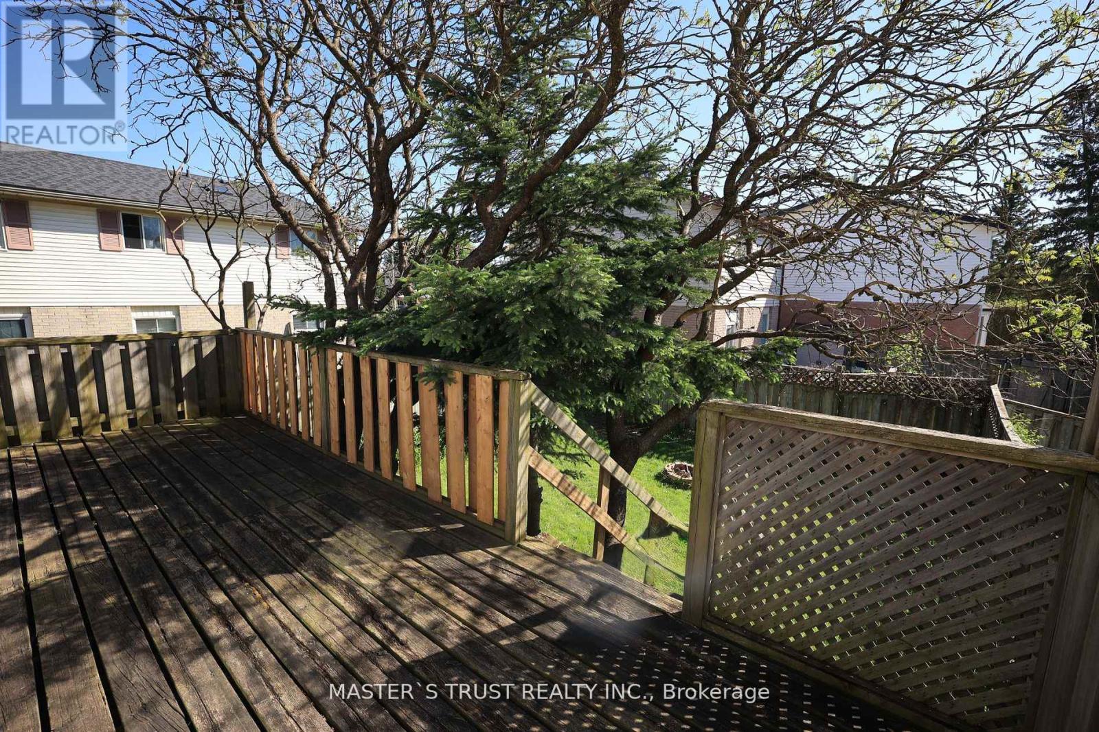 559 Edinburgh Road S, Guelph, Ontario  N1G 4E7 - Photo 24 - X12450877