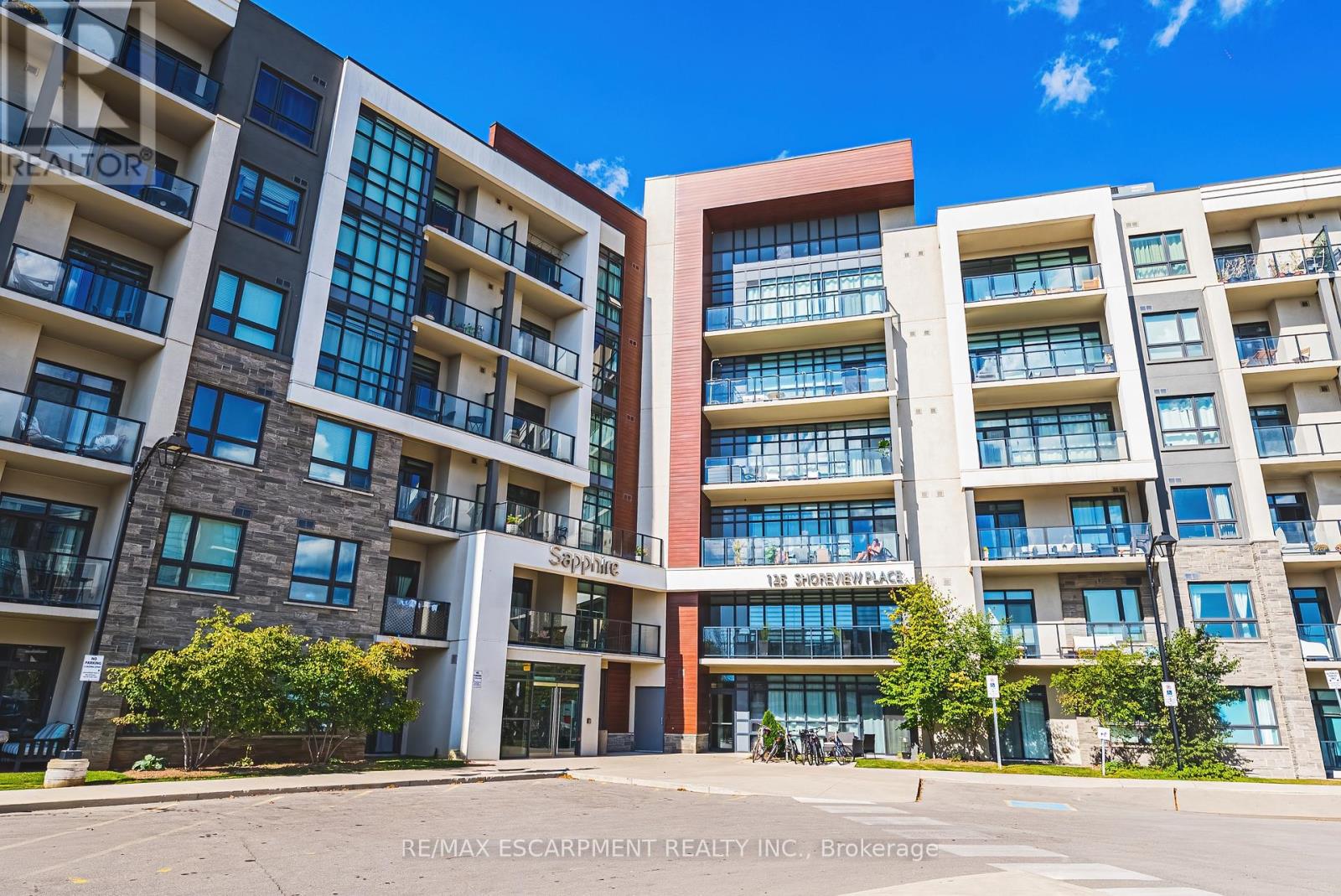 428 - 125 Shoreview Place, Hamilton, Ontario  L8G 0K3 - Photo 2 - X12450880