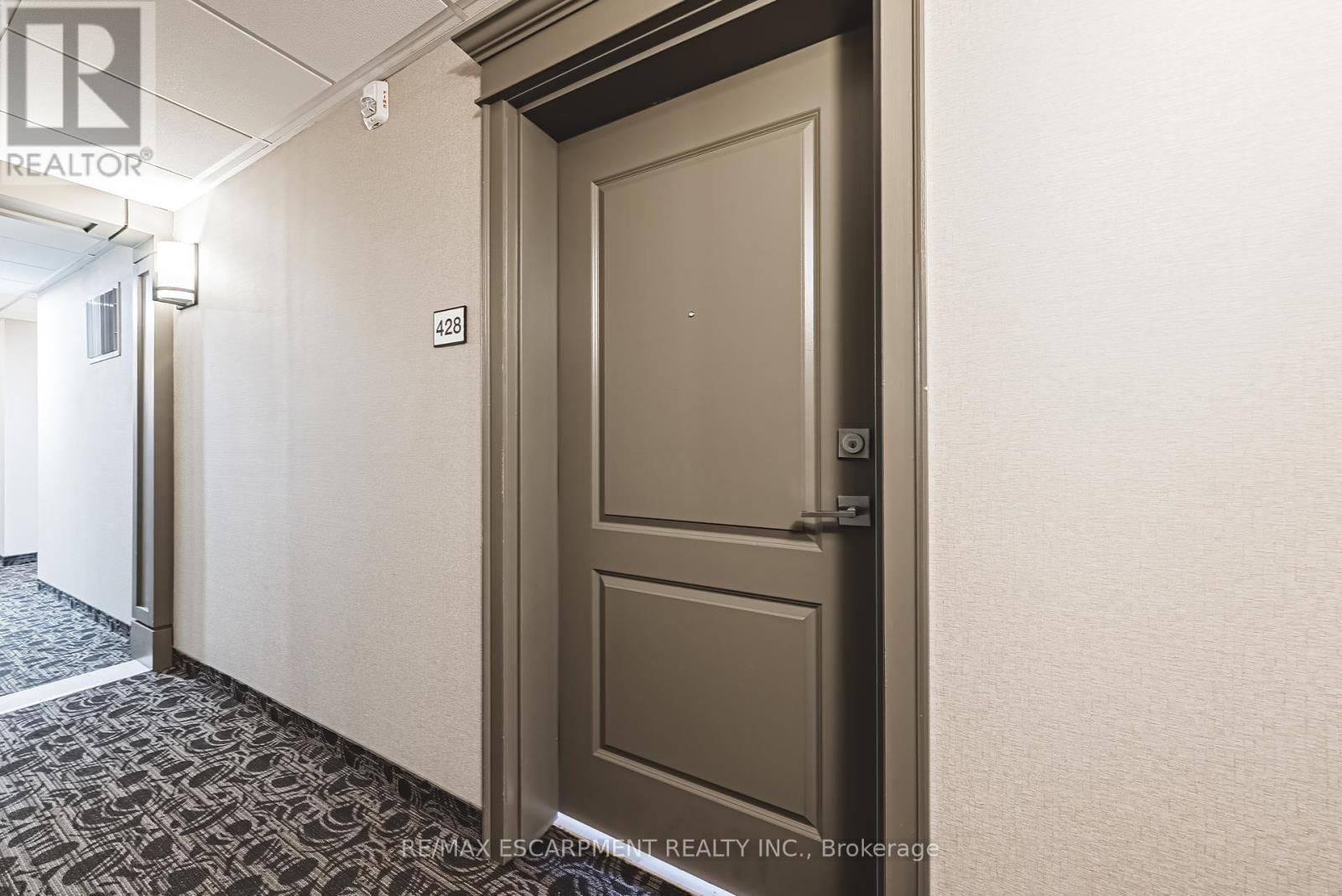 428 - 125 Shoreview Place, Hamilton, Ontario  L8G 0K3 - Photo 3 - X12450880