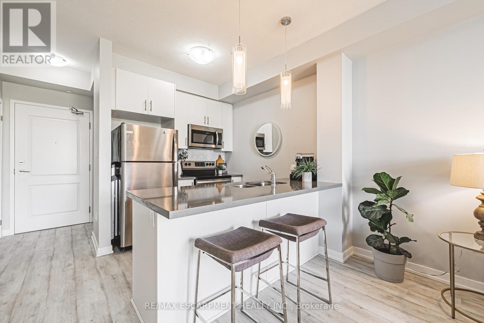 428 - 125 Shoreview Place, Hamilton, Ontario  L8G 0K3 - Photo 4 - X12450880