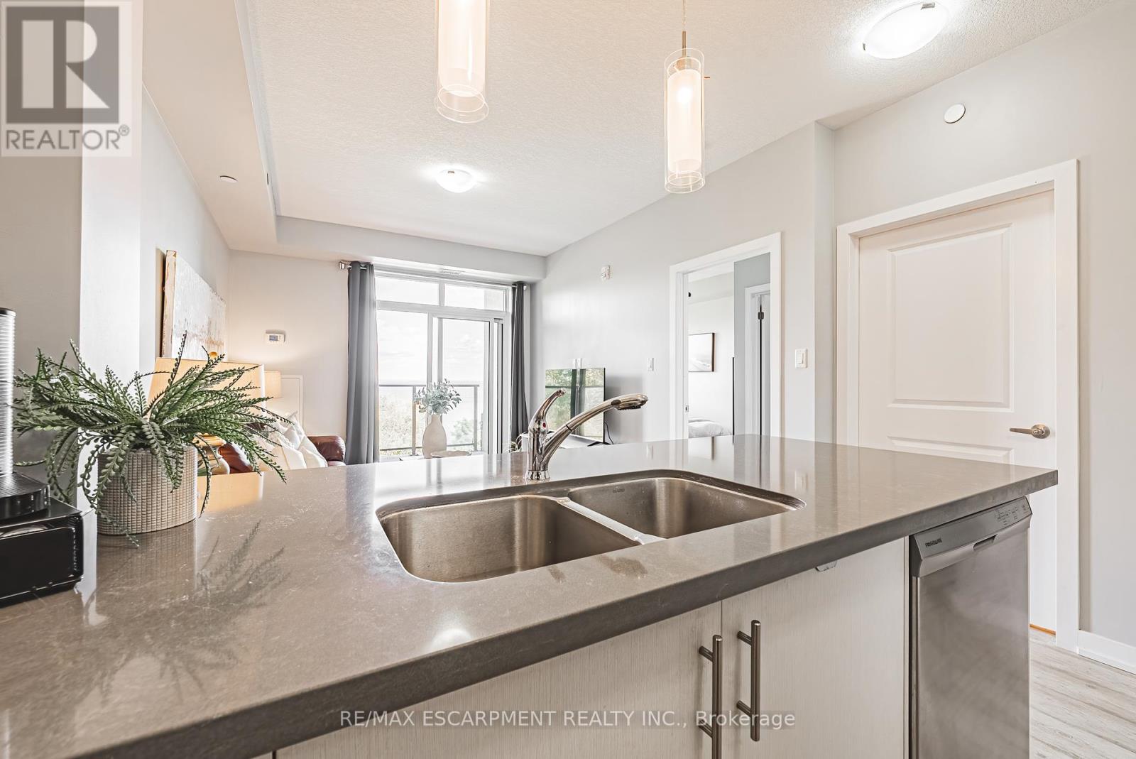 428 - 125 Shoreview Place, Hamilton, Ontario  L8G 0K3 - Photo 7 - X12450880