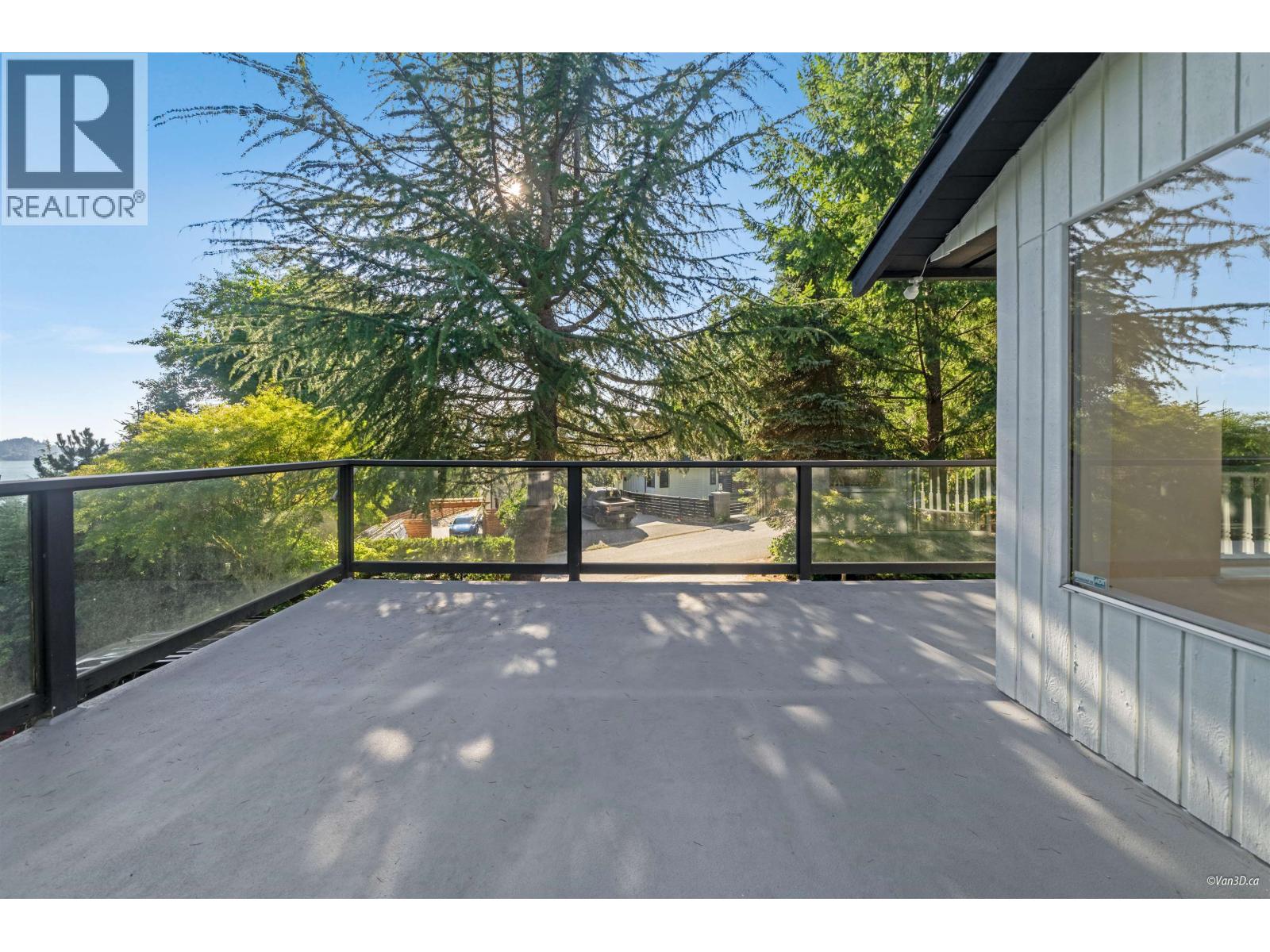 8515 Ansell Place, West Vancouver, British Columbia  V7W 2W3 - Photo 19 - R3056550