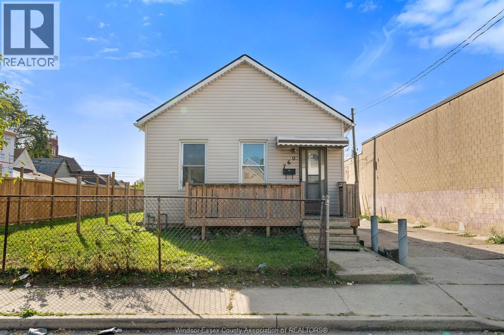 MLS# 25025612: 769 BRANT, Windsor, Canada