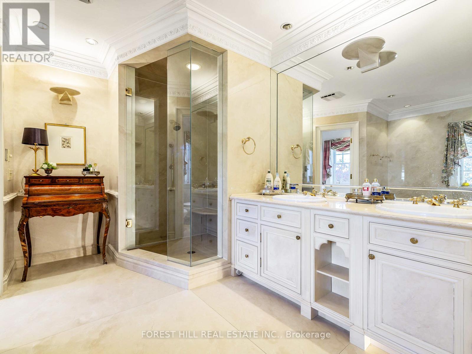 11 Dewbourne Avenue, Toronto, Ontario  M5P 1Z3 - Photo 29 - C12450908