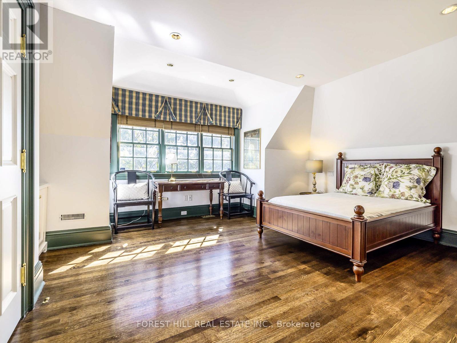 11 Dewbourne Avenue, Toronto, Ontario  M5P 1Z3 - Photo 36 - C12450908