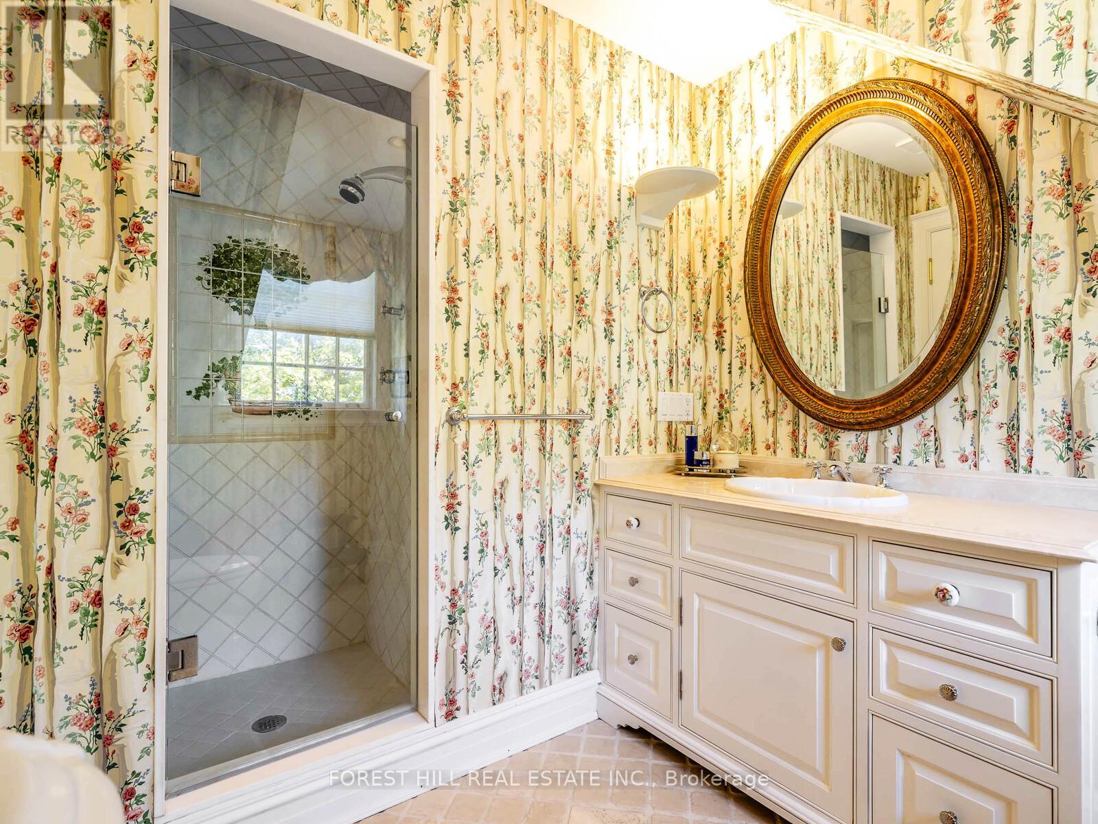 11 Dewbourne Avenue, Toronto, Ontario  M5P 1Z3 - Photo 39 - C12450908