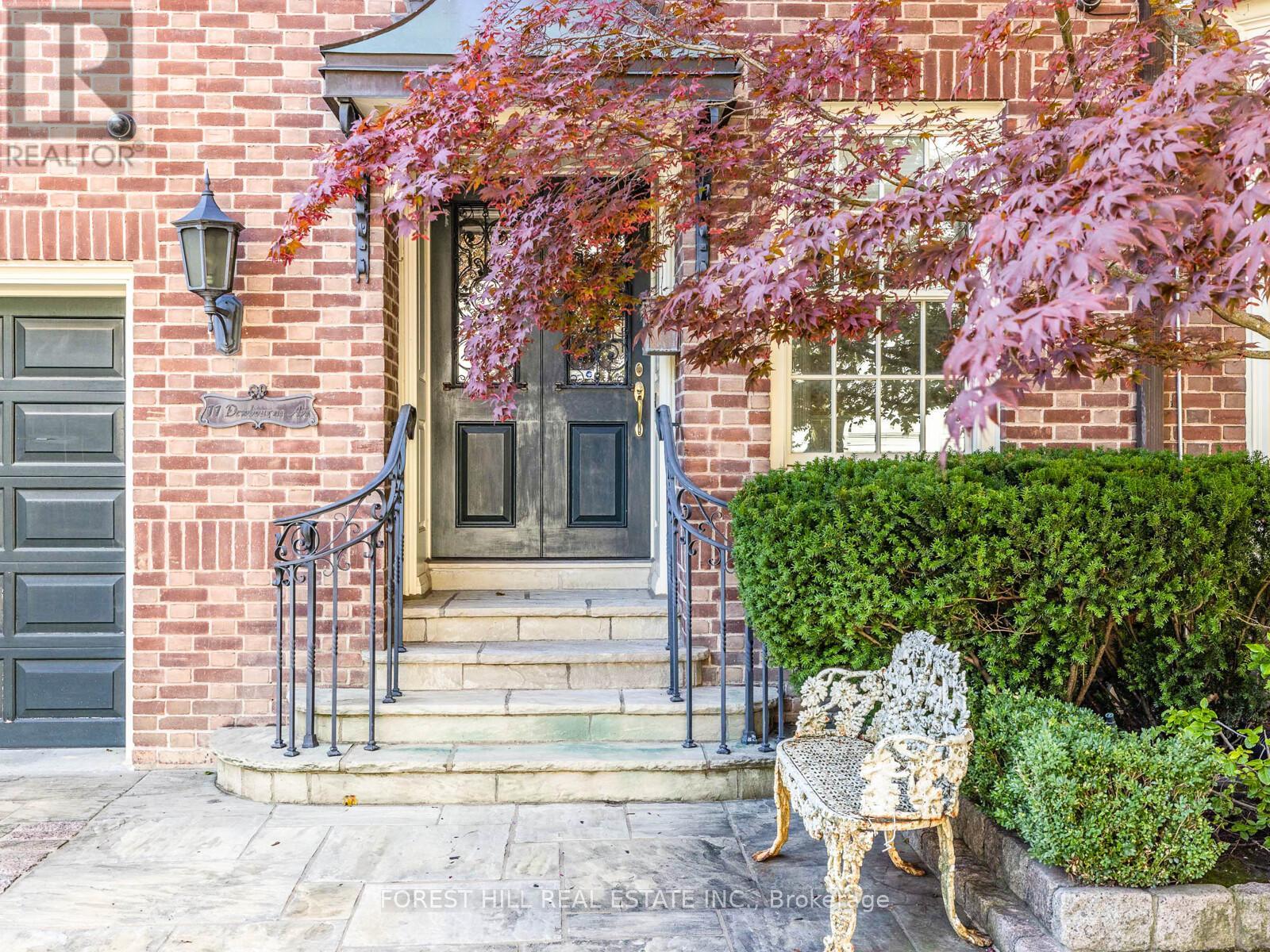 11 Dewbourne Avenue, Toronto, Ontario  M5P 1Z3 - Photo 46 - C12450908