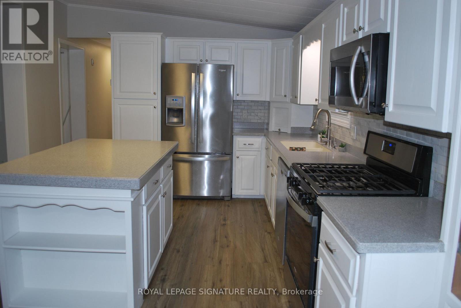 A37 - 9910 Northville Crescent S, Lambton Shores, Ontario  N0M 2N0 - Photo 11 - X12450902