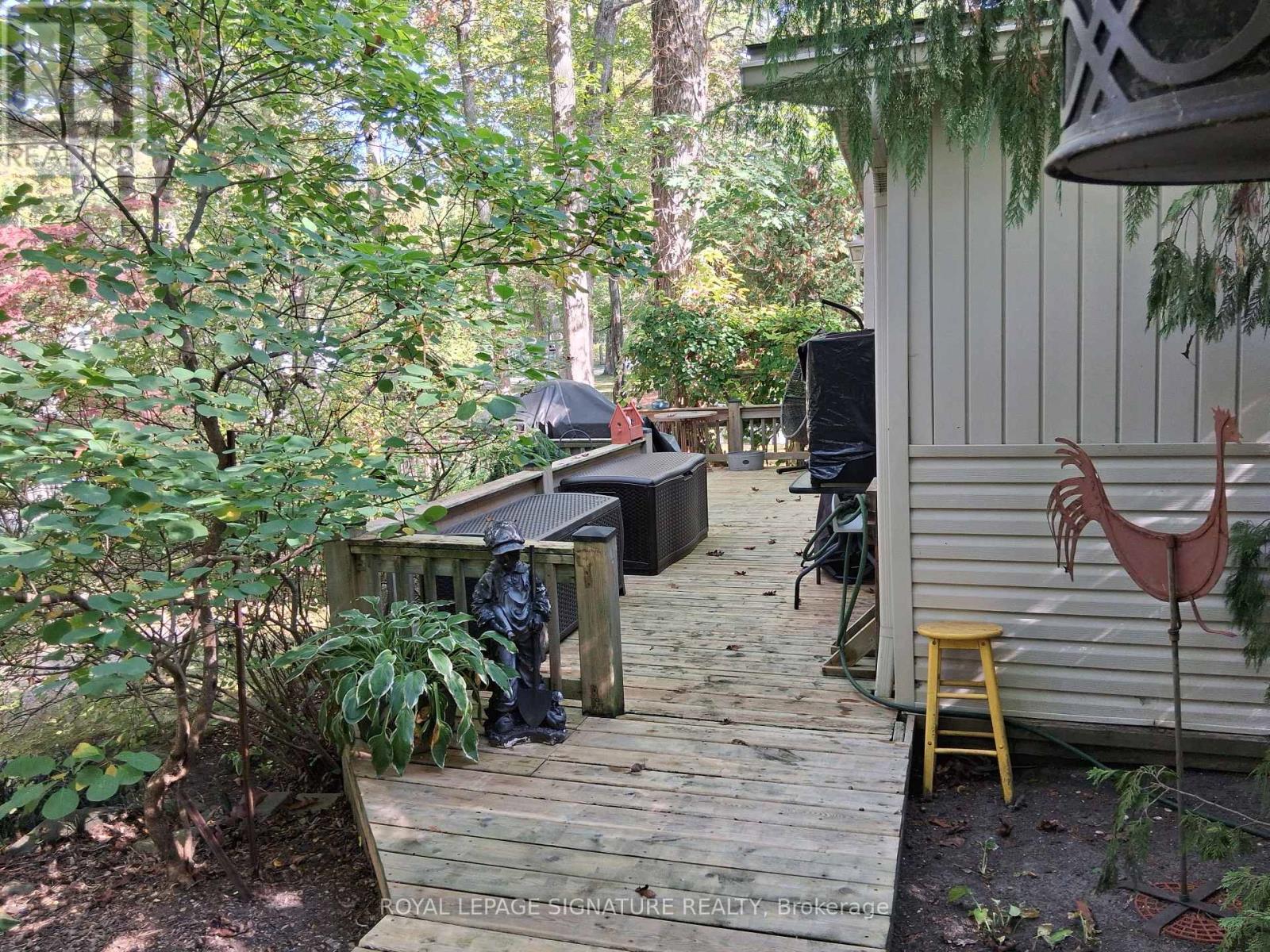 A37 - 9910 Northville Crescent S, Lambton Shores, Ontario  N0M 2N0 - Photo 25 - X12450902