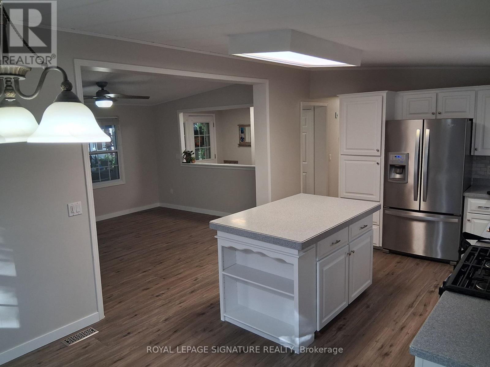 A37 - 9910 Northville Crescent S, Lambton Shores, Ontario  N0M 2N0 - Photo 12 - X12450902