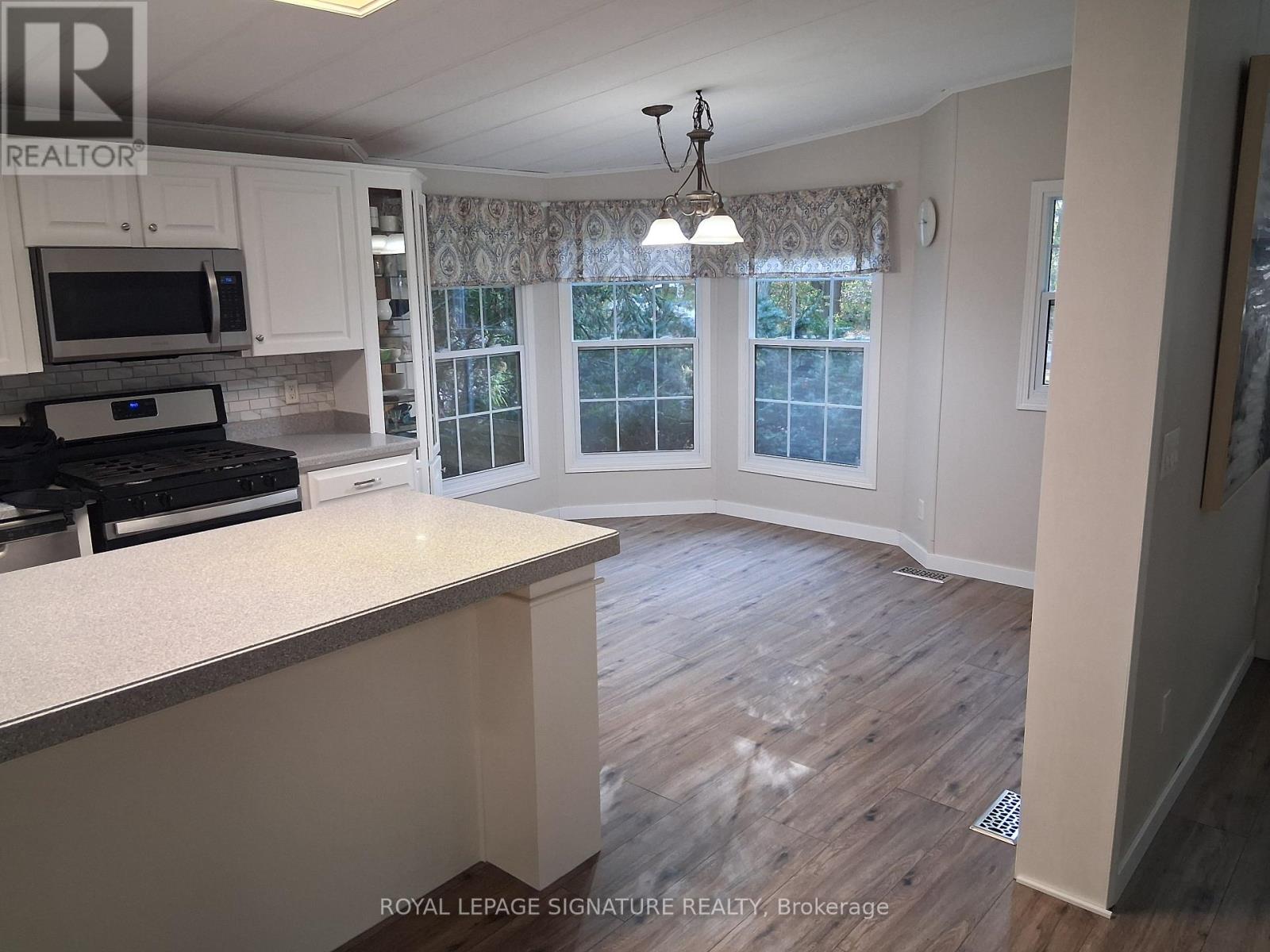 A37 - 9910 Northville Crescent S, Lambton Shores, Ontario  N0M 2N0 - Photo 9 - X12450902