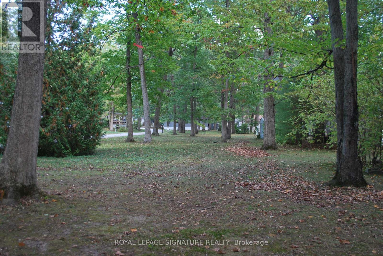 A37 - 9910 Northville Crescent S, Lambton Shores, Ontario  N0M 2N0 - Photo 40 - X12450902