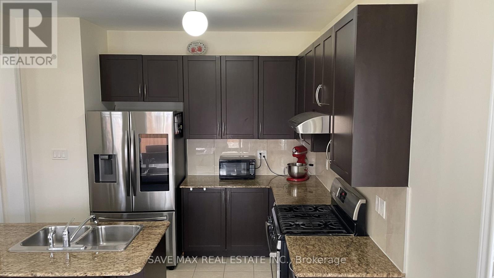 6 Bittersweet Road, Brampton, Ontario  L6Y 0Z1 - Photo 12 - W12450907