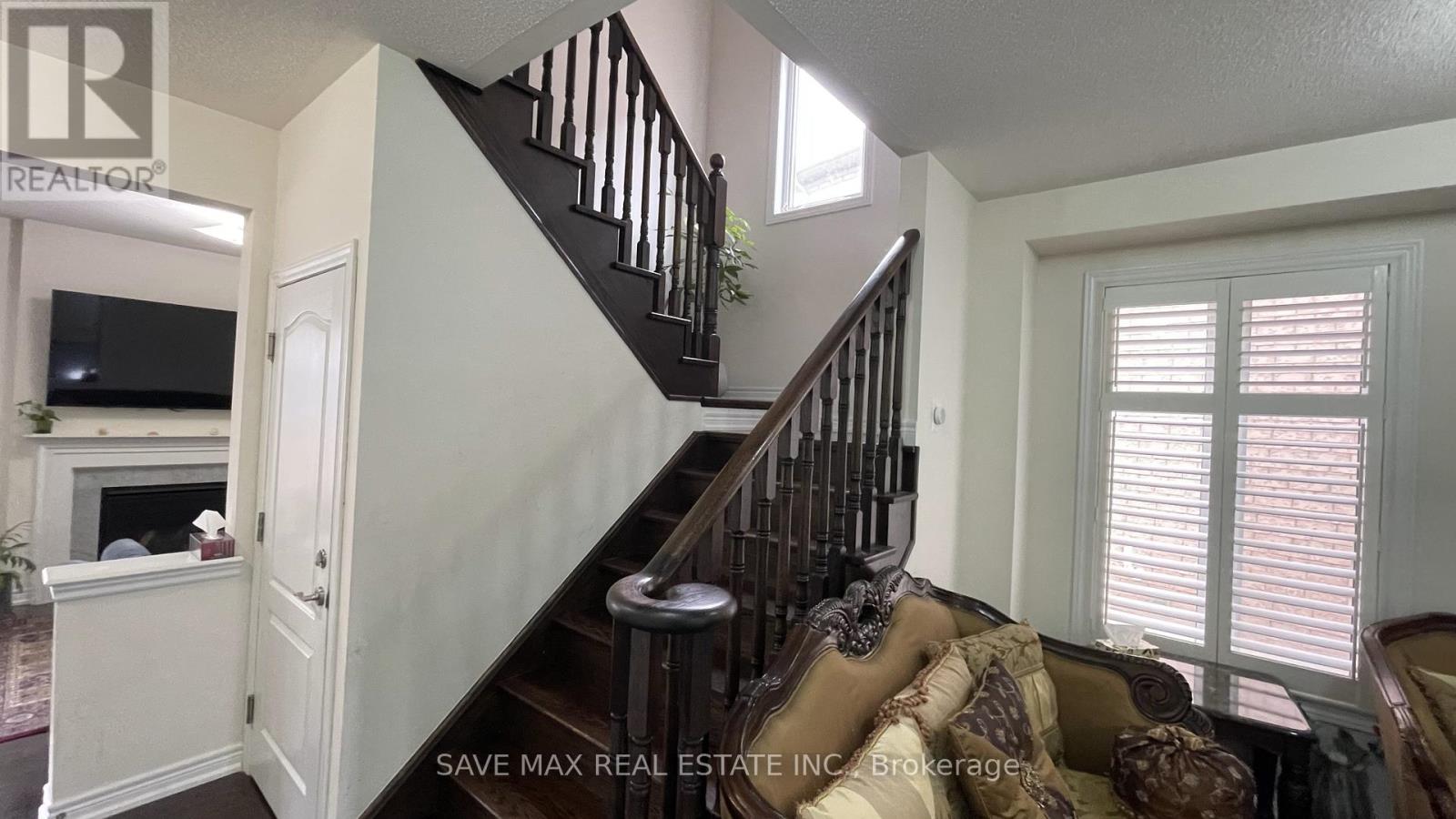 6 Bittersweet Road, Brampton, Ontario  L6Y 0Z1 - Photo 16 - W12450907