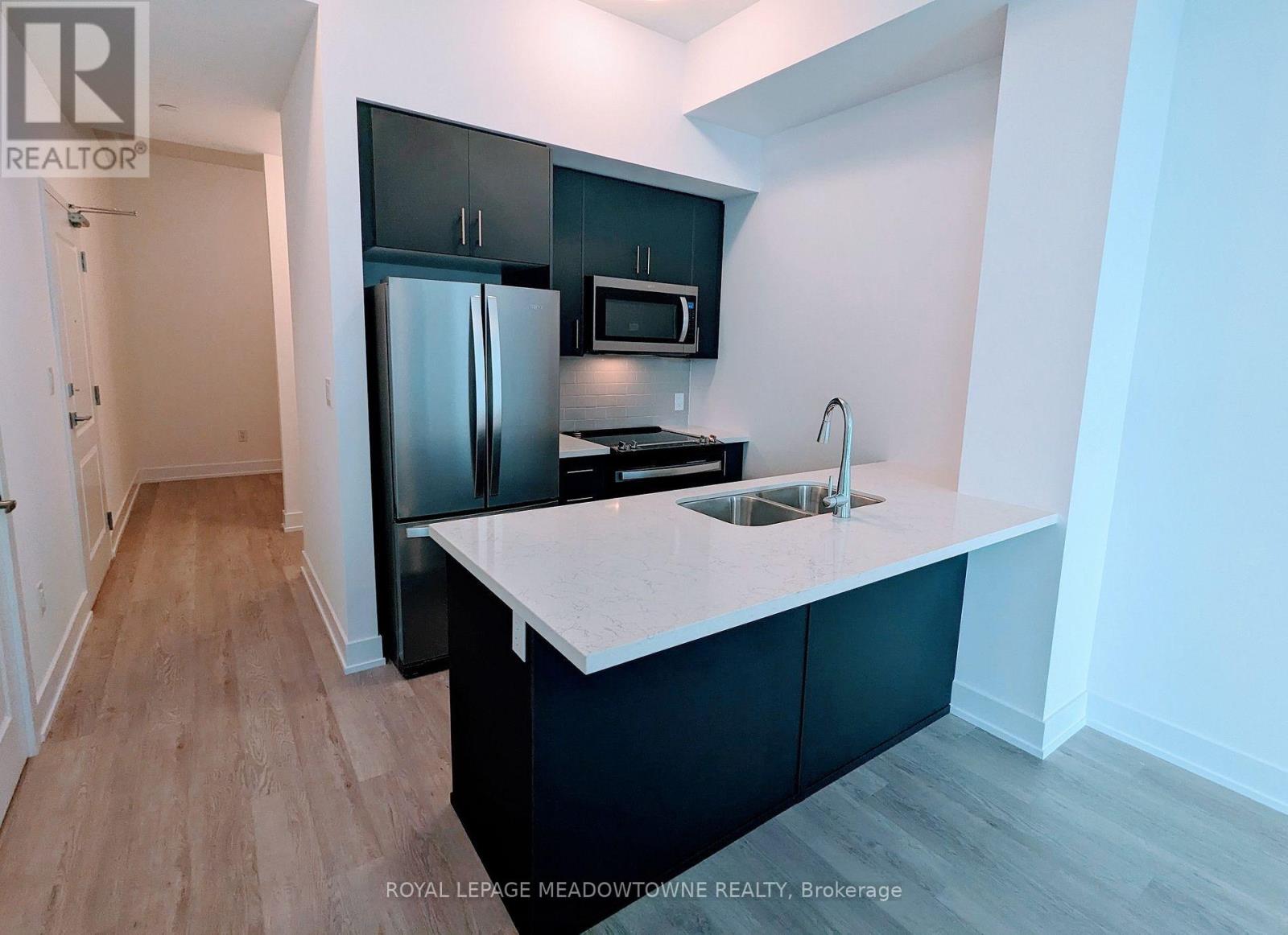 501 - 460 Dundas Street E, Hamilton, Ontario  L8B 2A5 - Photo 3 - X12450909