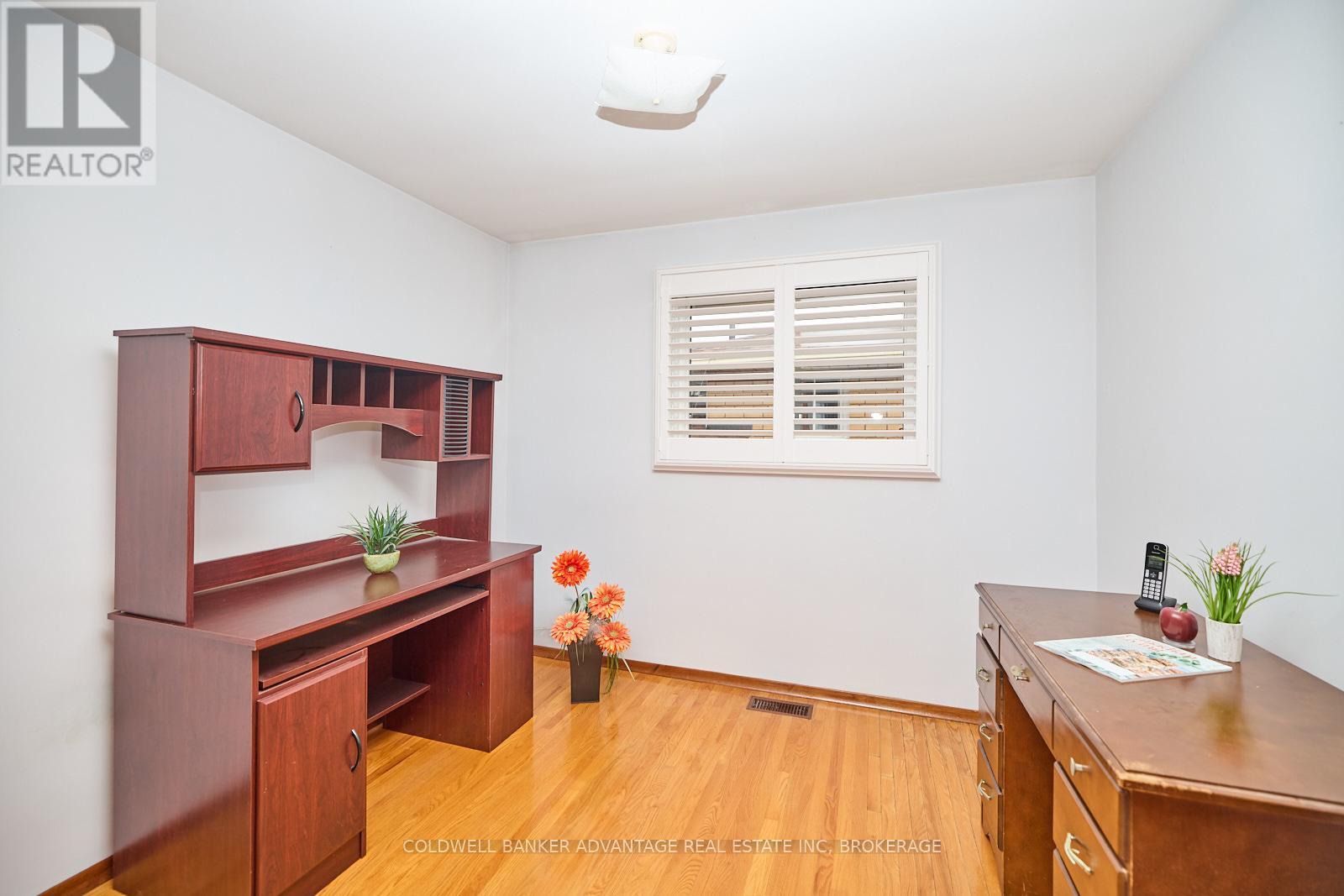 27 Quinn Avenue, Hamilton, Ontario  L8W 1K4 - Photo 19 - X12450915